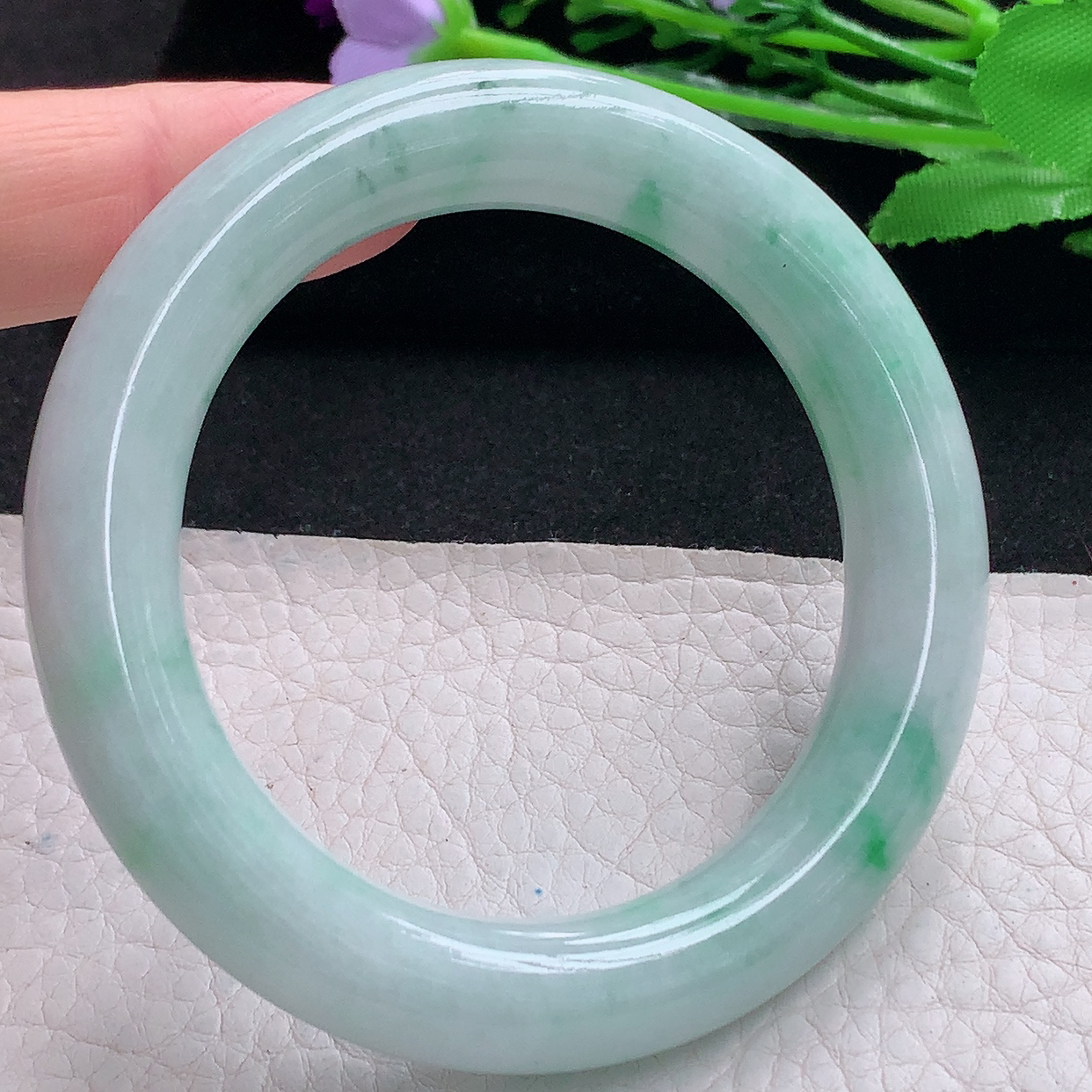 ee小圈口52.5*11.3*11胖圆镯 翡翠A货玉手镯水润飘绿圆条玉手环