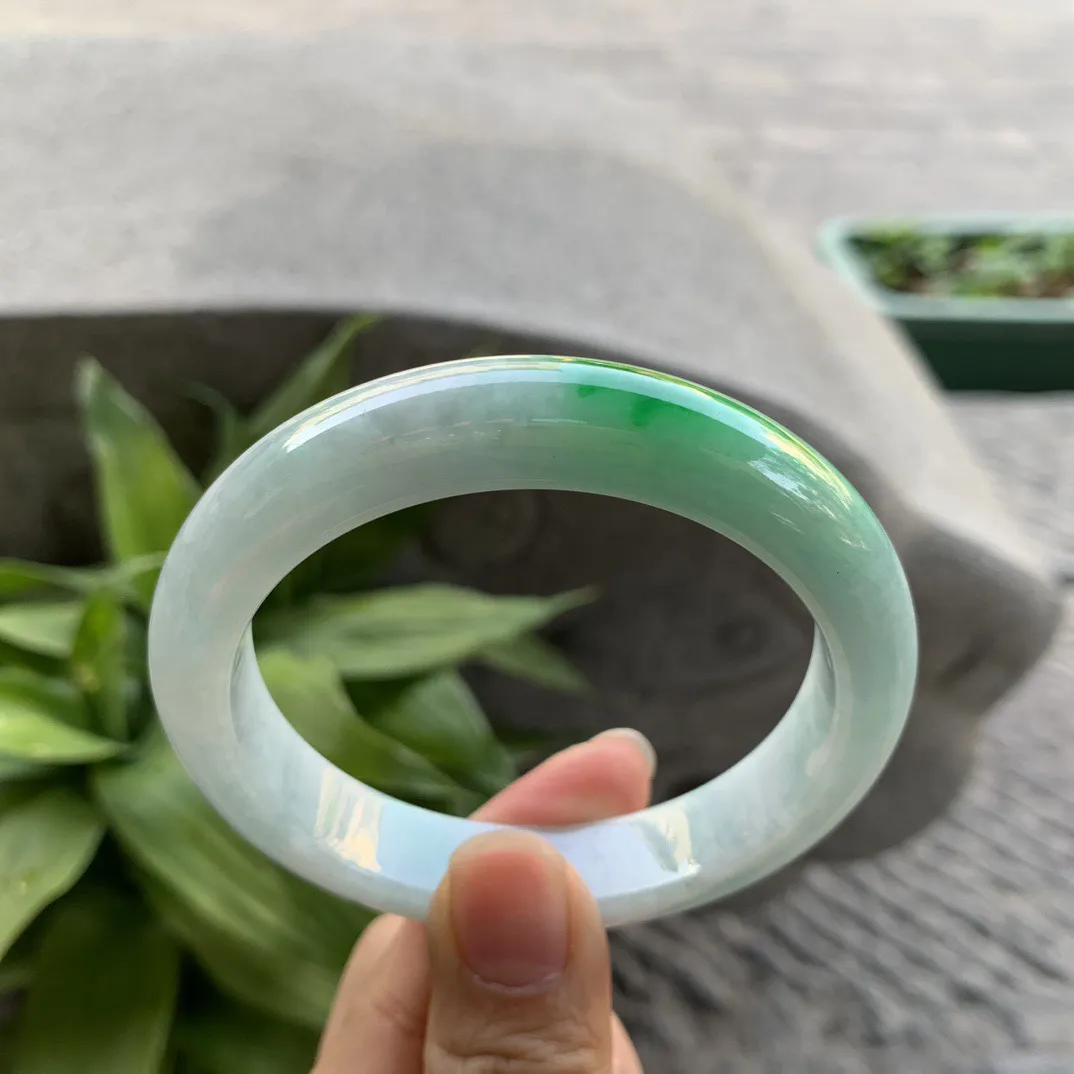 圈口56.5-11.8-8.3 【飘辣绿正圈手镯】正圈56 57可戴
