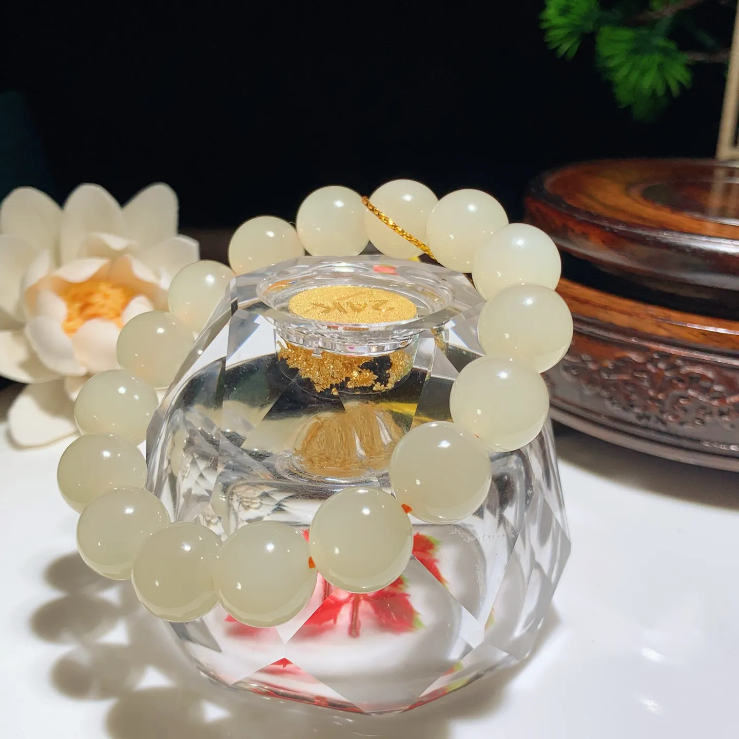 和田玉高冰蜂蜜水手串。单颗尺寸12！玉质细腻油润 底色纯净 脂粉好，品质好！lt251223