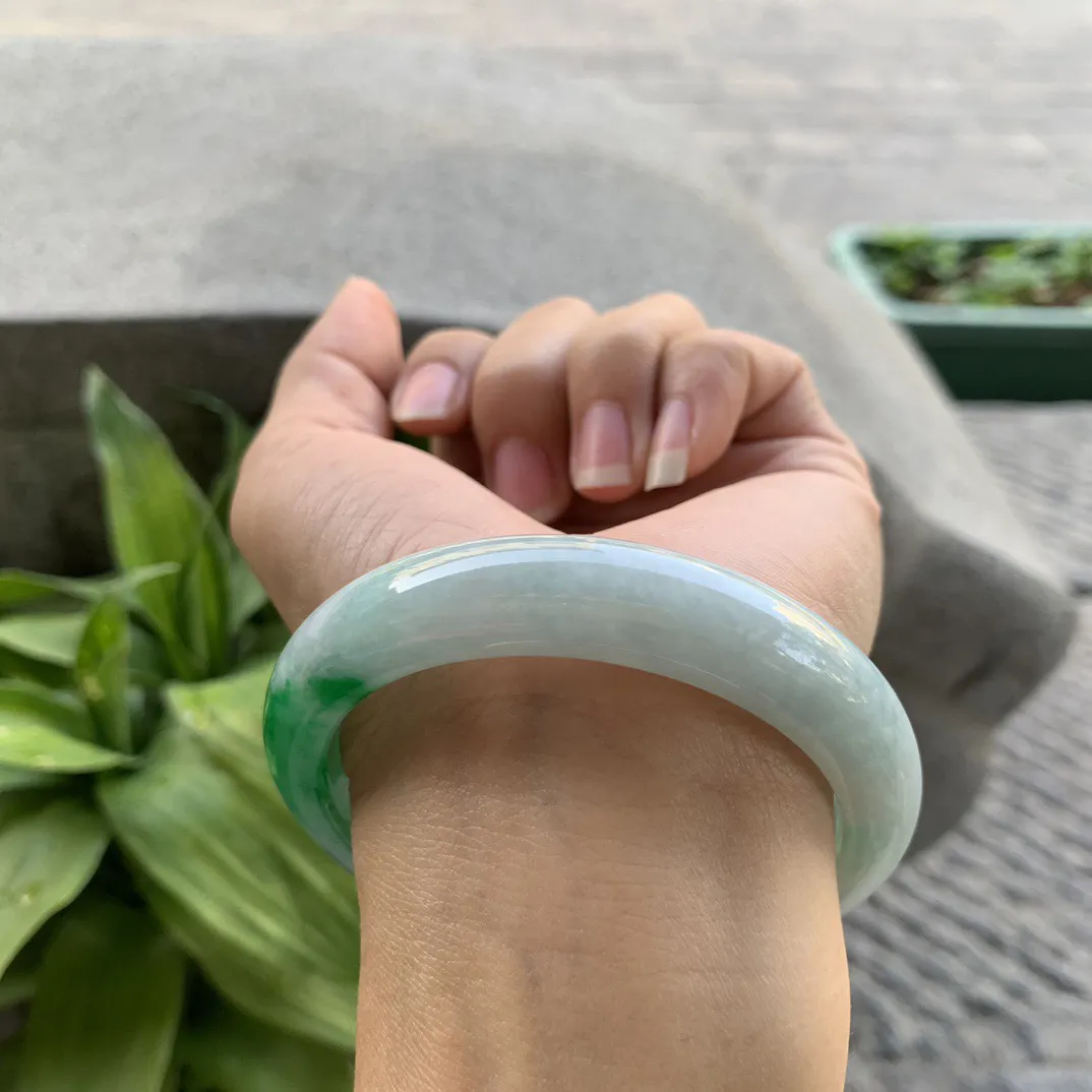 圈口56.5-11.8-8.3 【飘辣绿正圈手镯】正圈56 57可戴