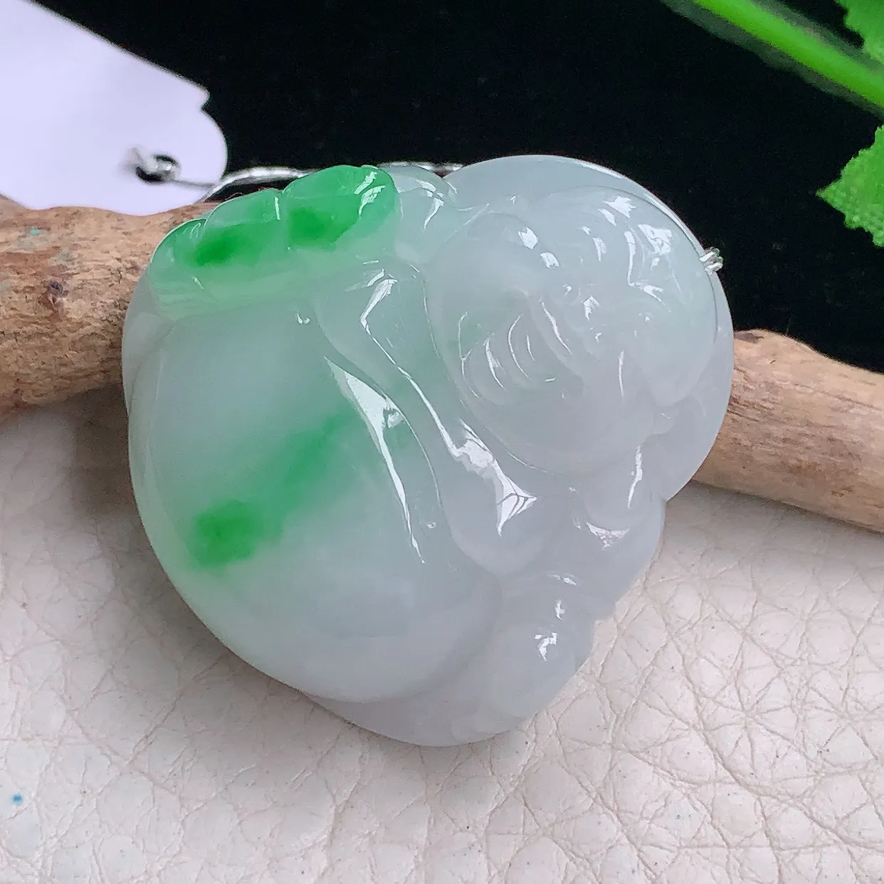 Xqa实拍36.3*34.812天然缅甸翡翠飘阳绿佛公吊坠 大肚弥勒佛项坠