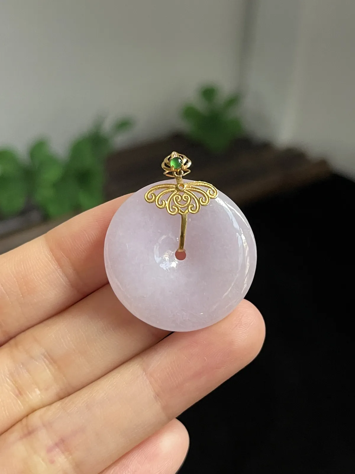 翡翠糯化种淡紫色平安扣，印记：G18K,伴钻石