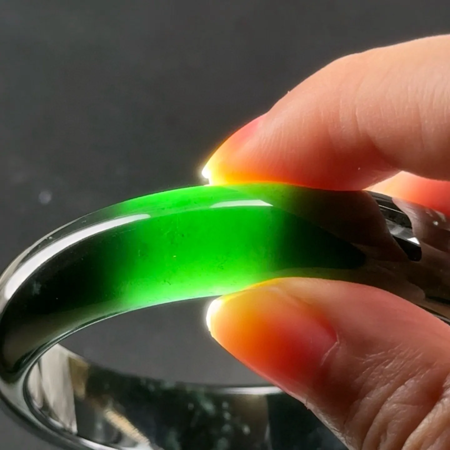 精品墨翠手镯 种好色正 黑度好 打灯通透 油性十足  圈口54.3