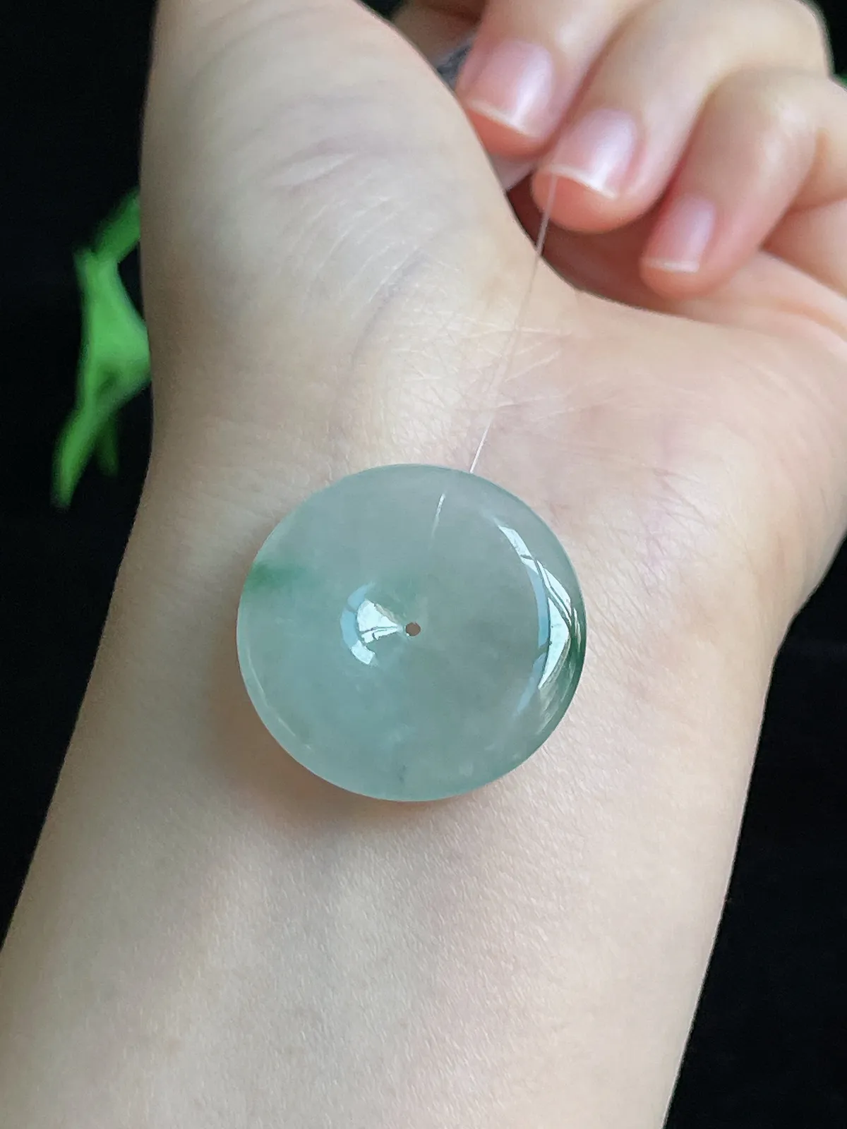 翡翠冰糯种淡绿色平安扣