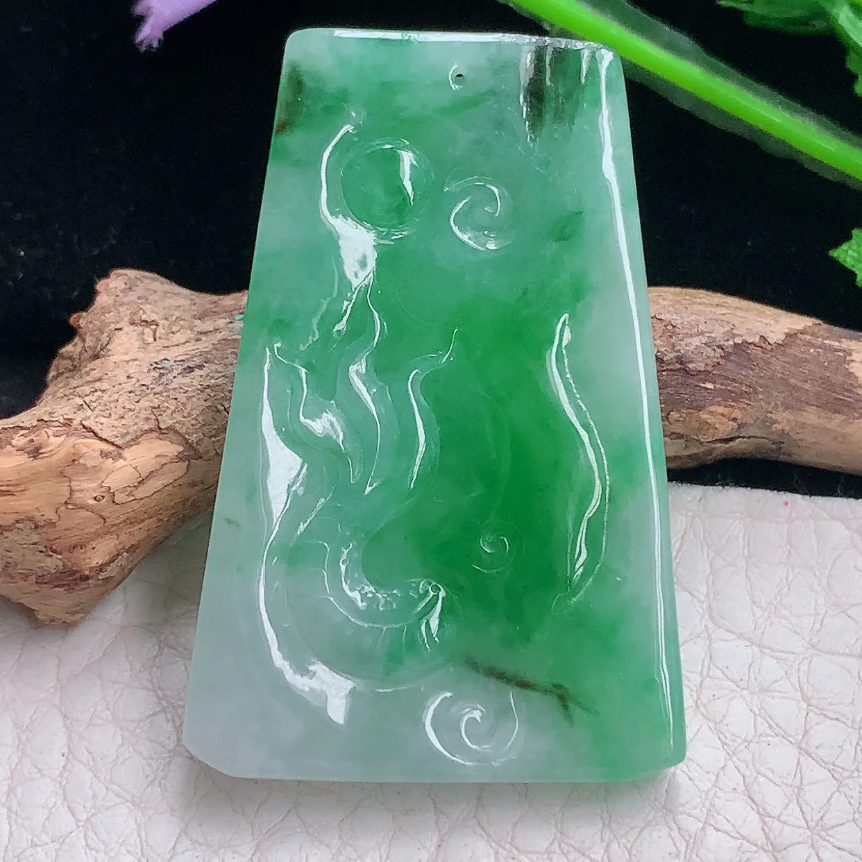 Xqa实拍46*30.5*6.8天然缅甸翡翠阳绿龙牌吊坠 飞龙在天项坠