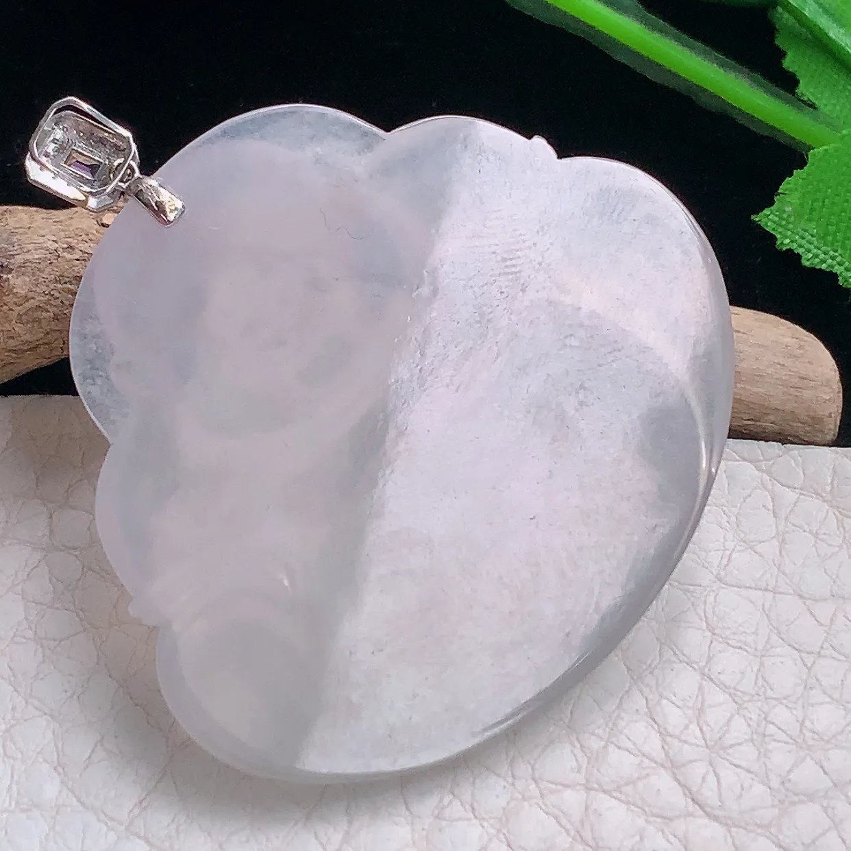 Mz实拍41.5*47.3*6.5缅甸翡翠冰种大佛公吊坠 白月光弥勒佛玉坠镶18k金扣头