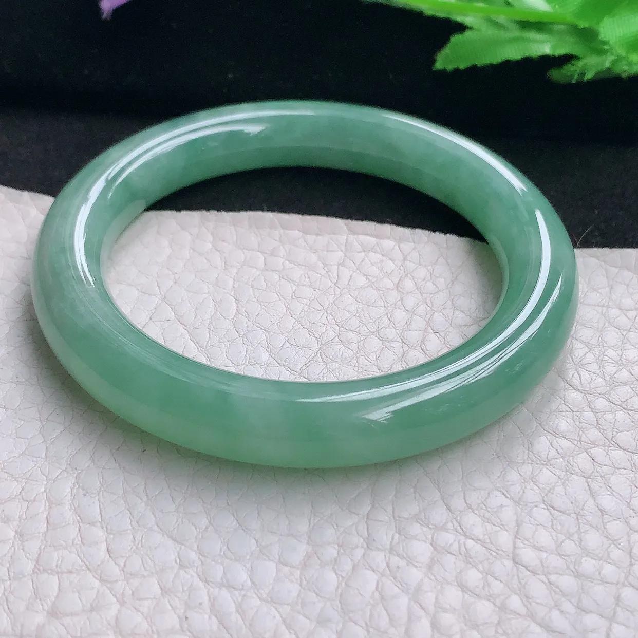 pj自然光53.8*10美人镯 缅甸翡翠A货玉手镯满绿圆条玉手环