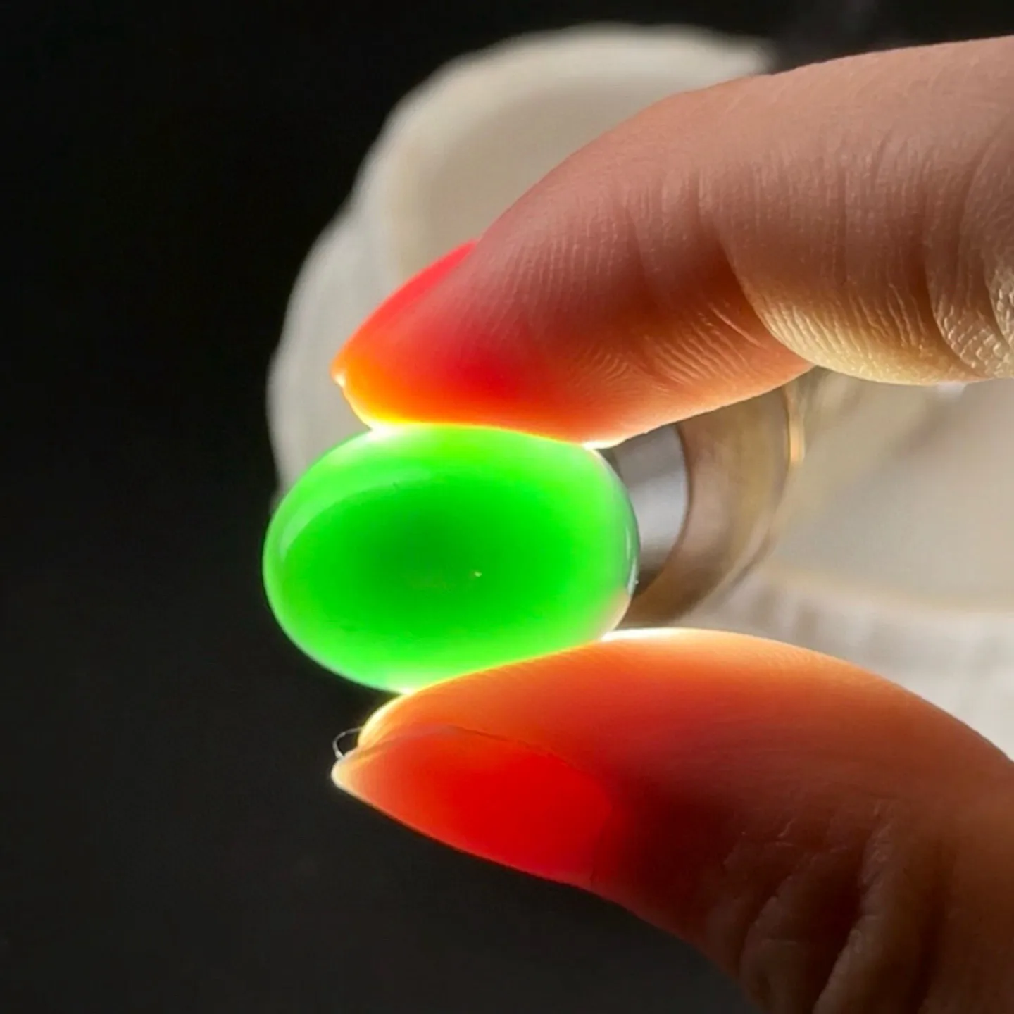 精品墨翠蛋面裸石 种好色正 黑度极好 打灯通透 油性十足 尺寸19.1