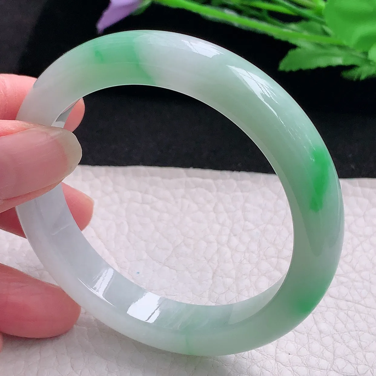 yh自然光55*11.2*8.3平安镯 缅甸翡翠A货玉手镯水润飘绿花宽边玉手环