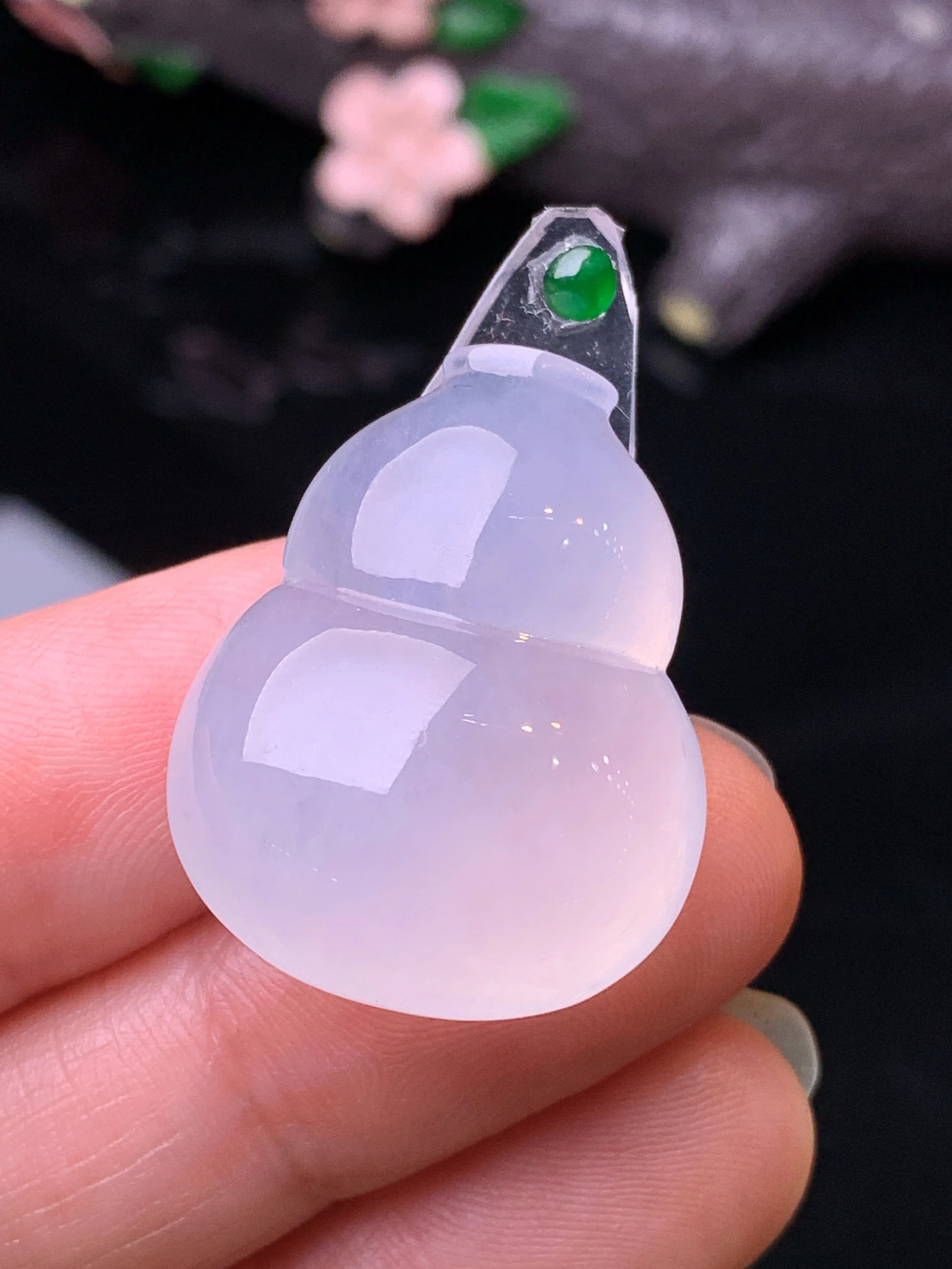 镶嵌款 冰种葫芦吊坠 玉质细腻 色泽清新艳丽 整体尺寸27*20.5*9