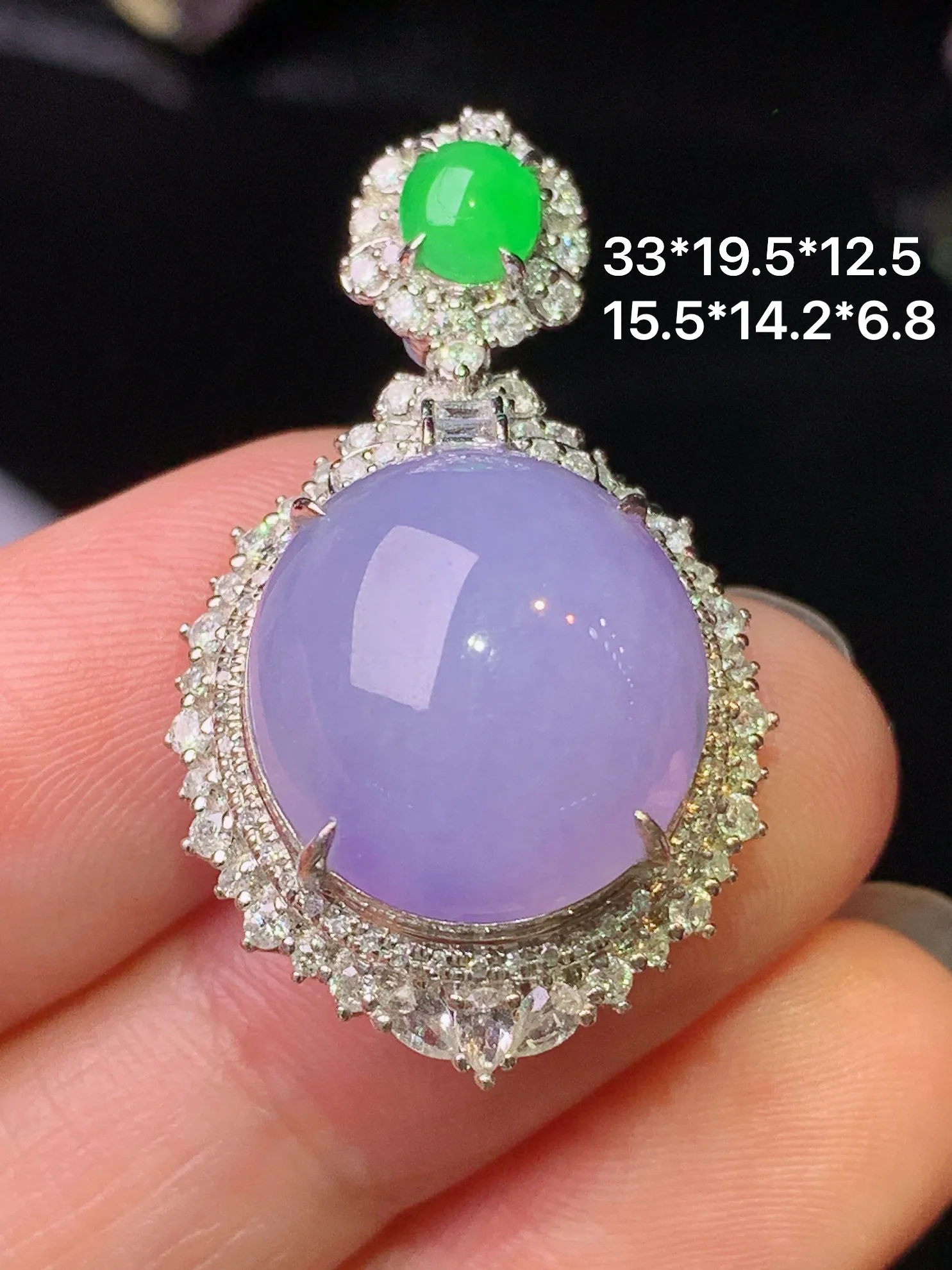 18k金钻镶嵌紫罗兰蛋面吊坠 玉质细腻  色泽清新艳丽 整体尺寸33*19.5*12.5