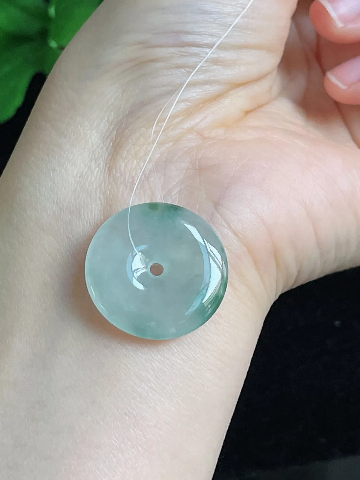 翡翠冰糯种淡绿色平安扣