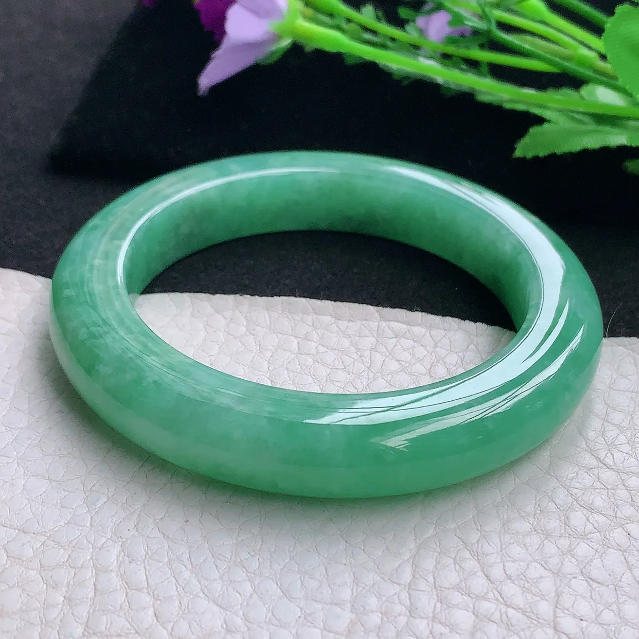 js自然光57*11.5*11平安镯 缅甸翡翠A货玉手镯满绿厚装宽边玉手环