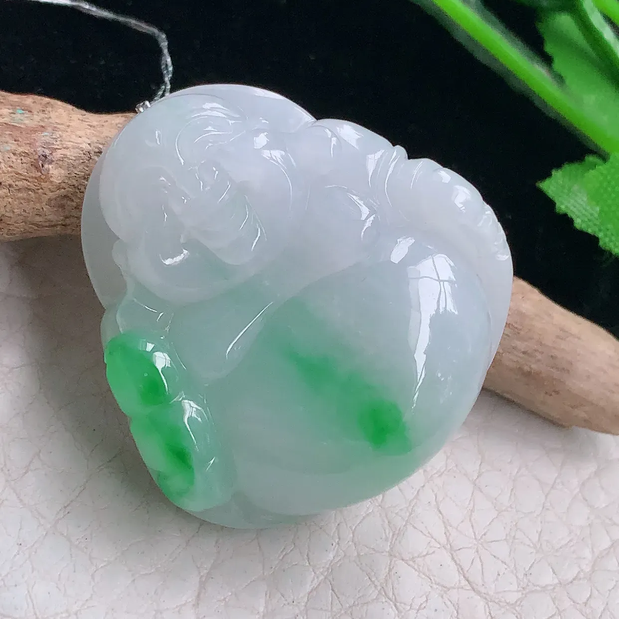 Xqa实拍36.3*34.812天然缅甸翡翠飘阳绿佛公吊坠 大肚弥勒佛项坠