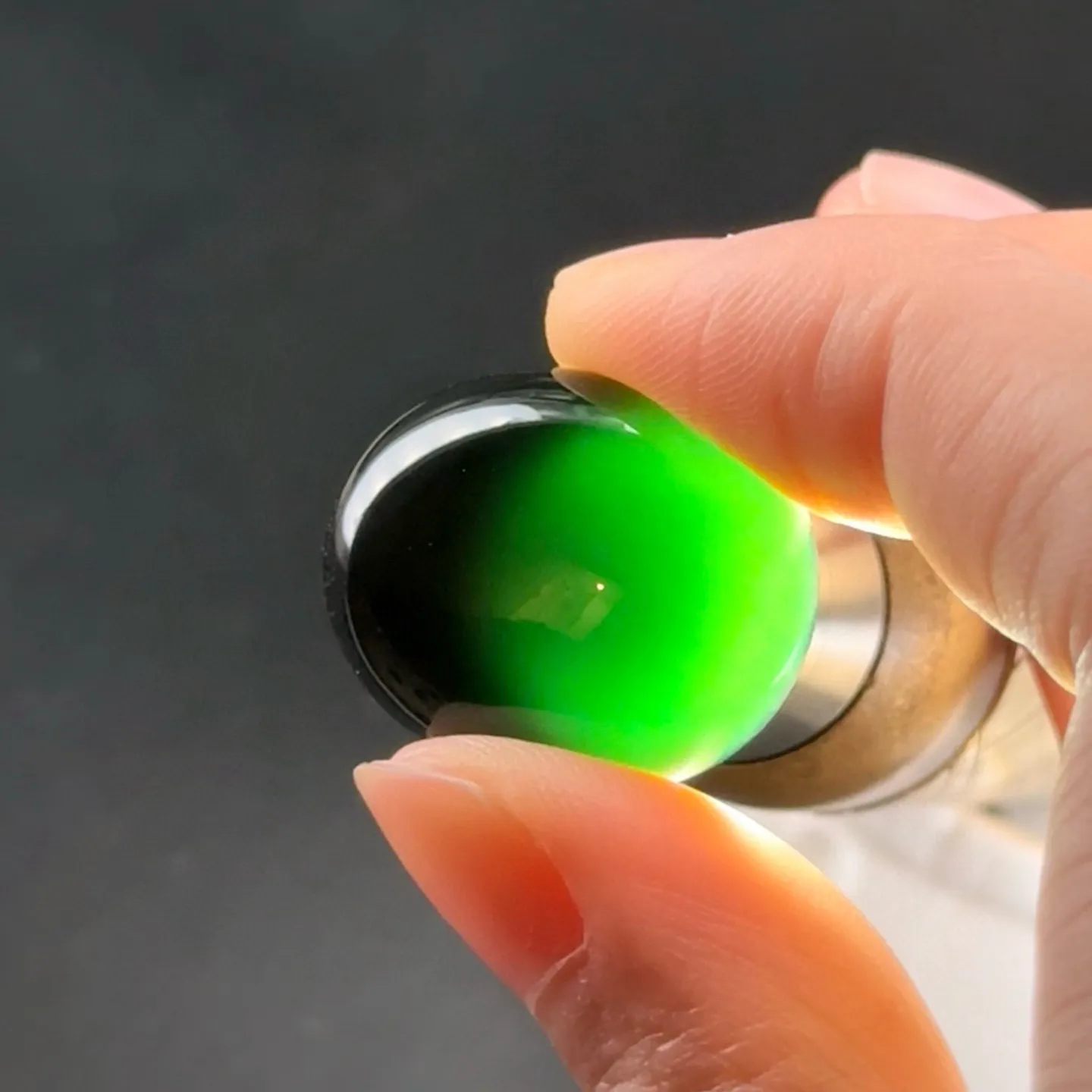 墨翠蛋面裸石 种好色正 黑度极好 打灯通透 油性十足 尺寸25.3