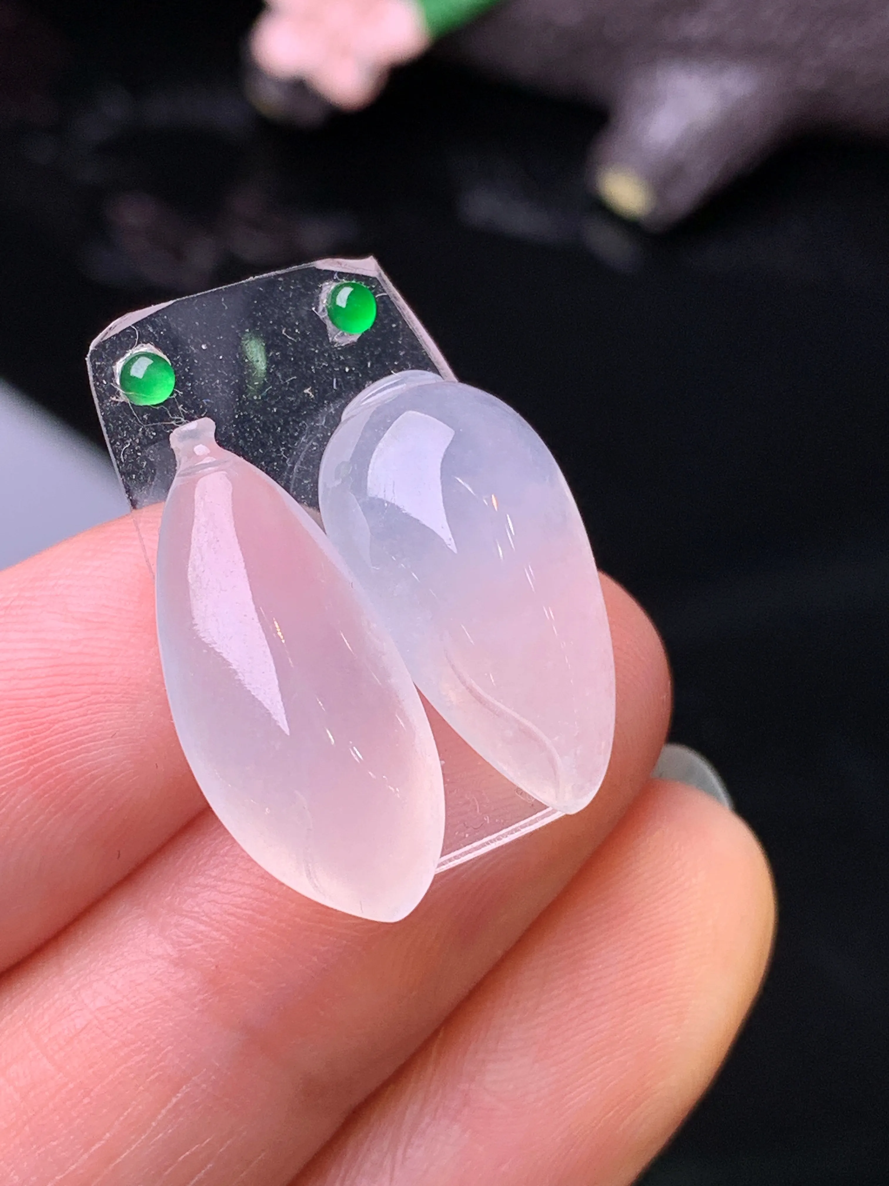 镶嵌款 冰种福瓜一对 玉质细腻 色泽清新艳丽 整体尺寸19.2*10.5*5.6