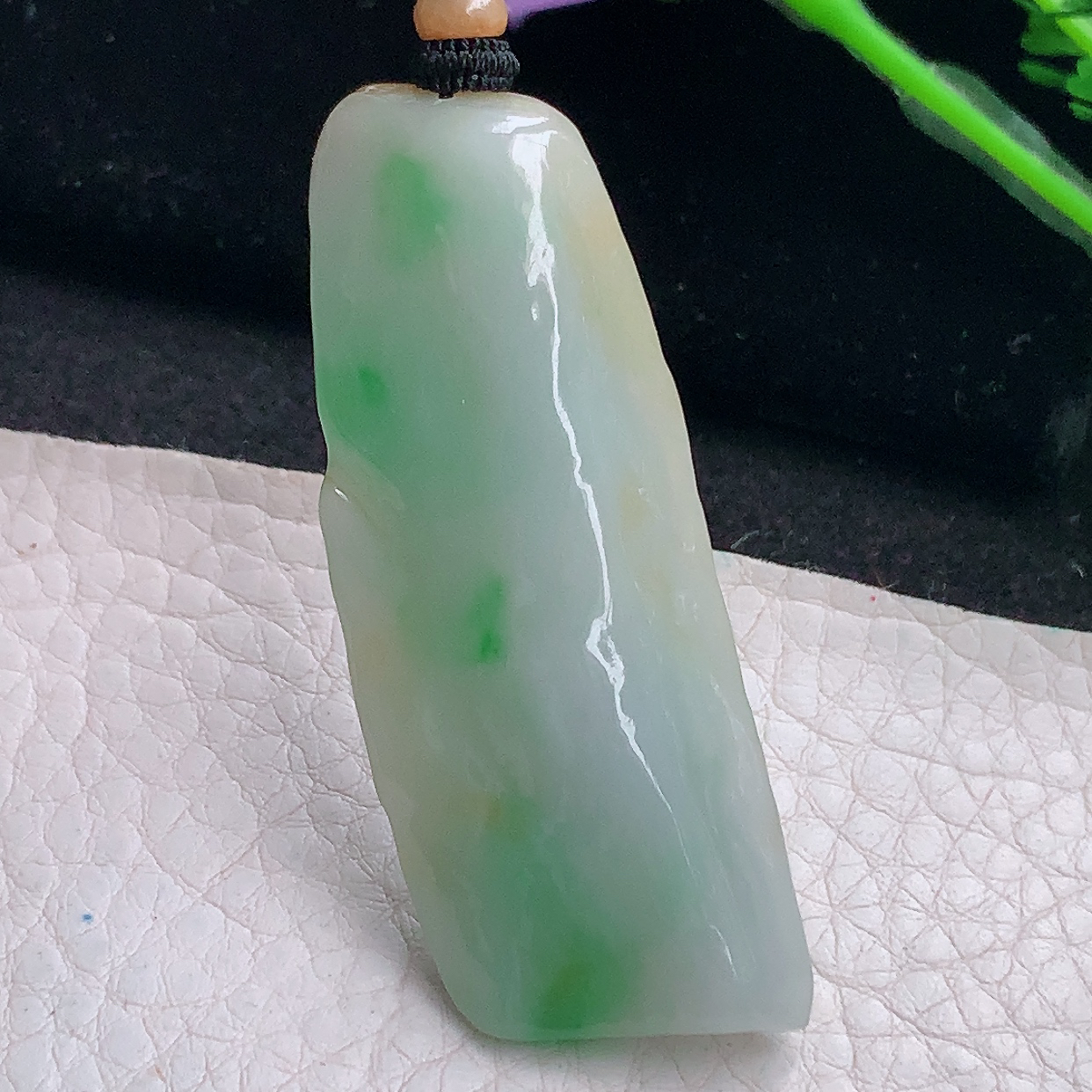 Mz实拍58*21.3*8.8缅甸翡翠随形飘绿吊坠