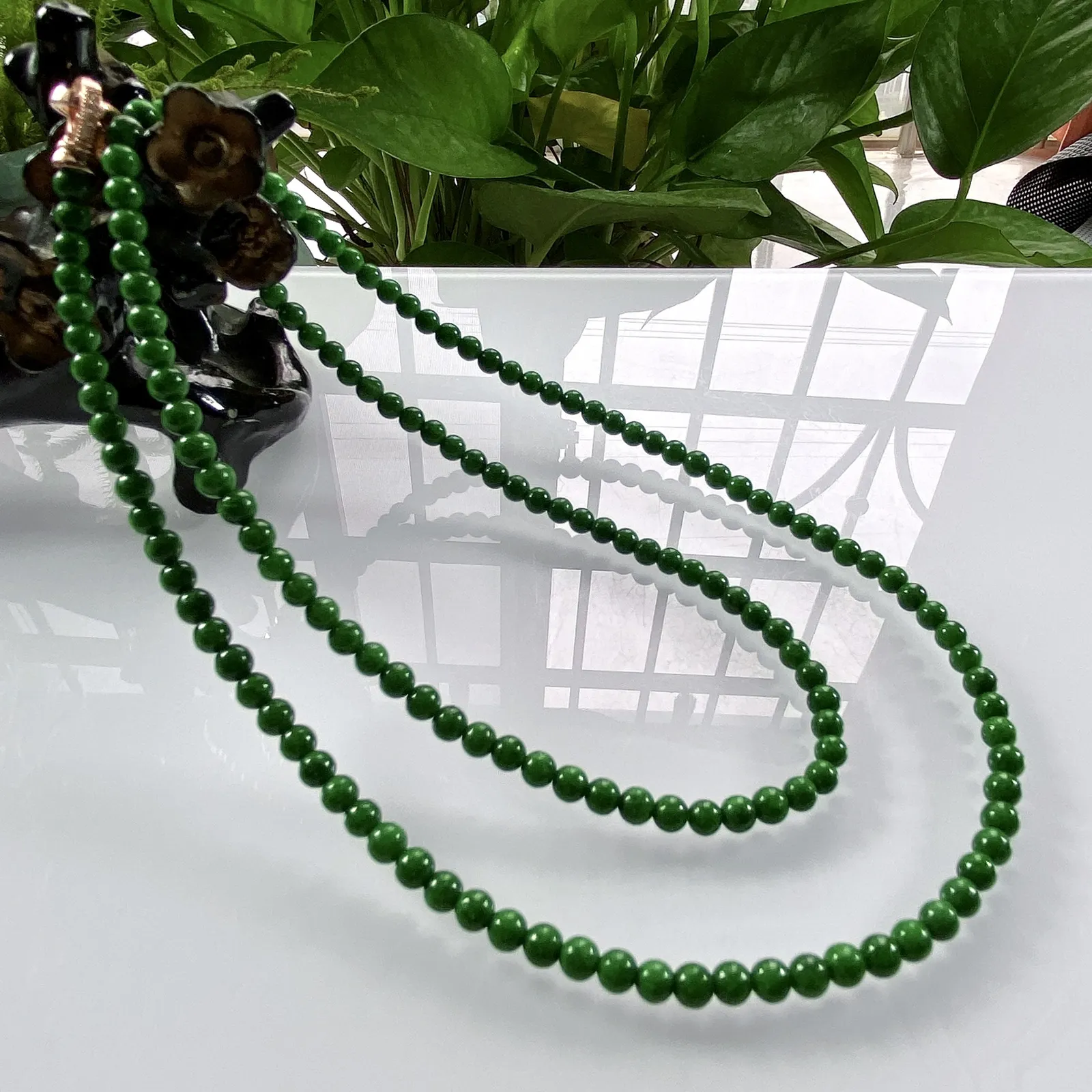 缅甸天然翡翠A货，卡4.2水润满绿辣绿小米珠小圆珠项链手链，尺寸：4.2mm/158颗，长度610mm，重量：18.93g