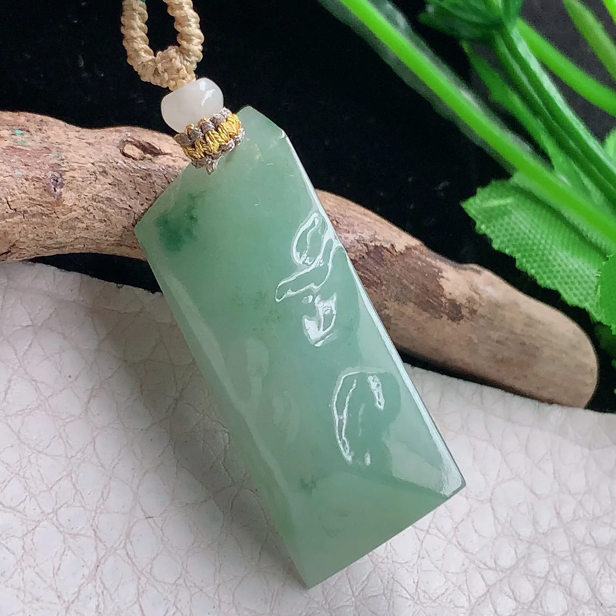 Mz实拍39*14*11.5缅甸翡翠随形吊坠 浅绿平安坠