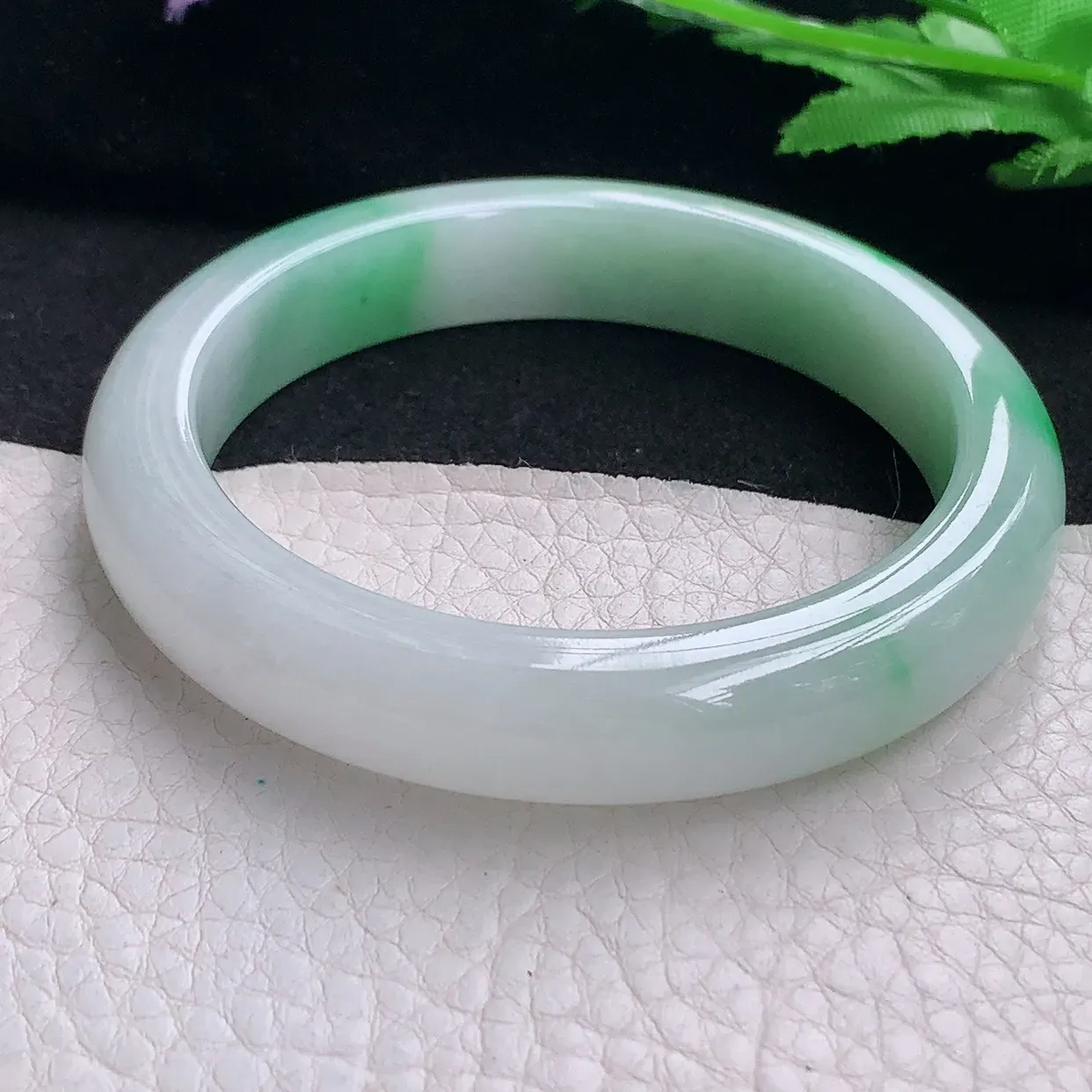 yh自然光55*11.2*8.3平安镯 缅甸翡翠A货玉手镯水润飘绿花宽边玉手环