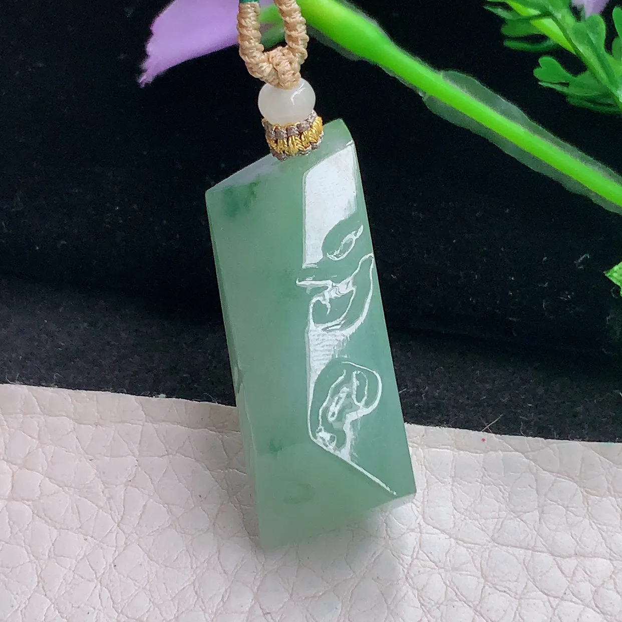 Mz实拍39*14*11.5缅甸翡翠随形吊坠 浅绿平安坠