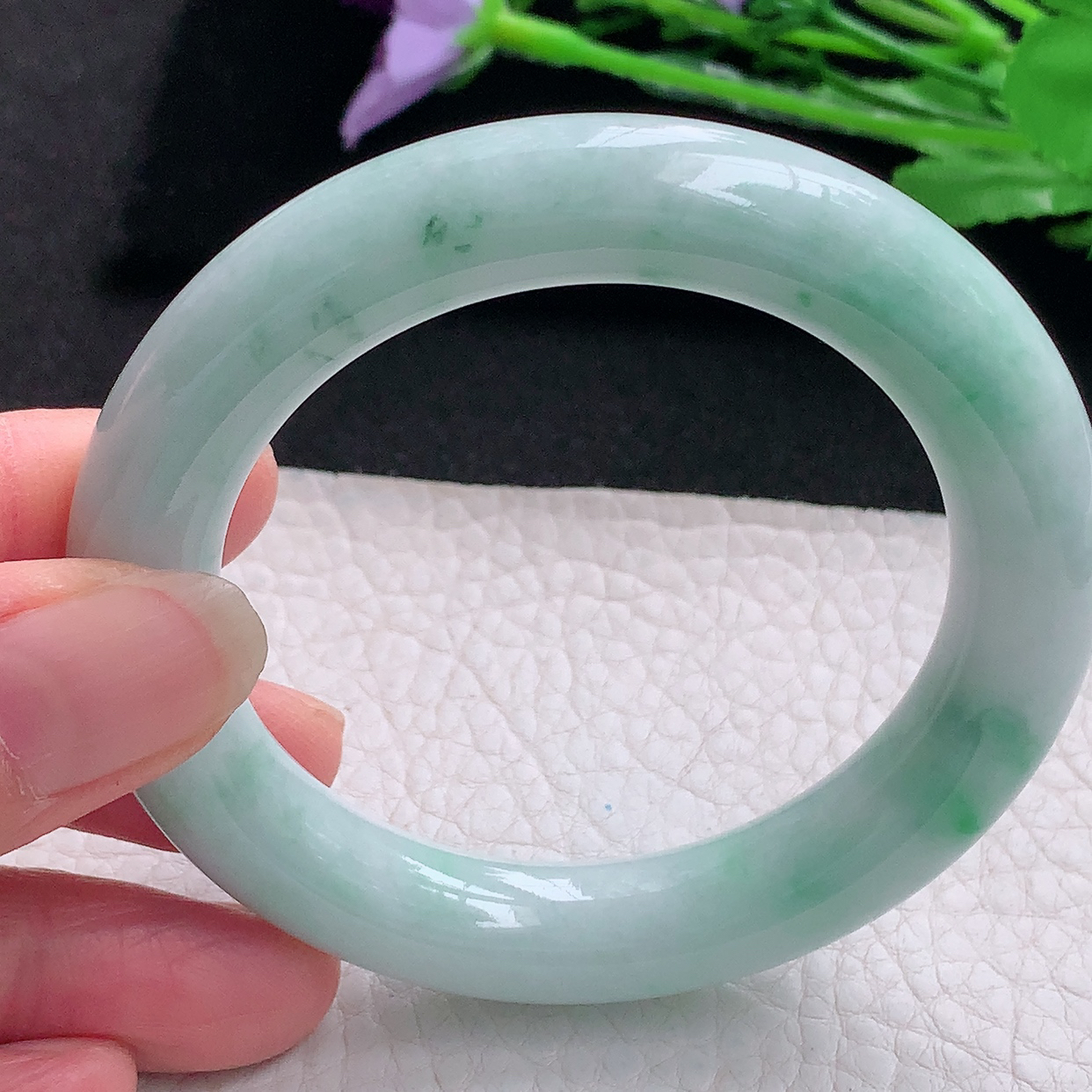 ee小圈口52.5*11.3*11胖圆镯 翡翠A货玉手镯水润飘绿圆条玉手环