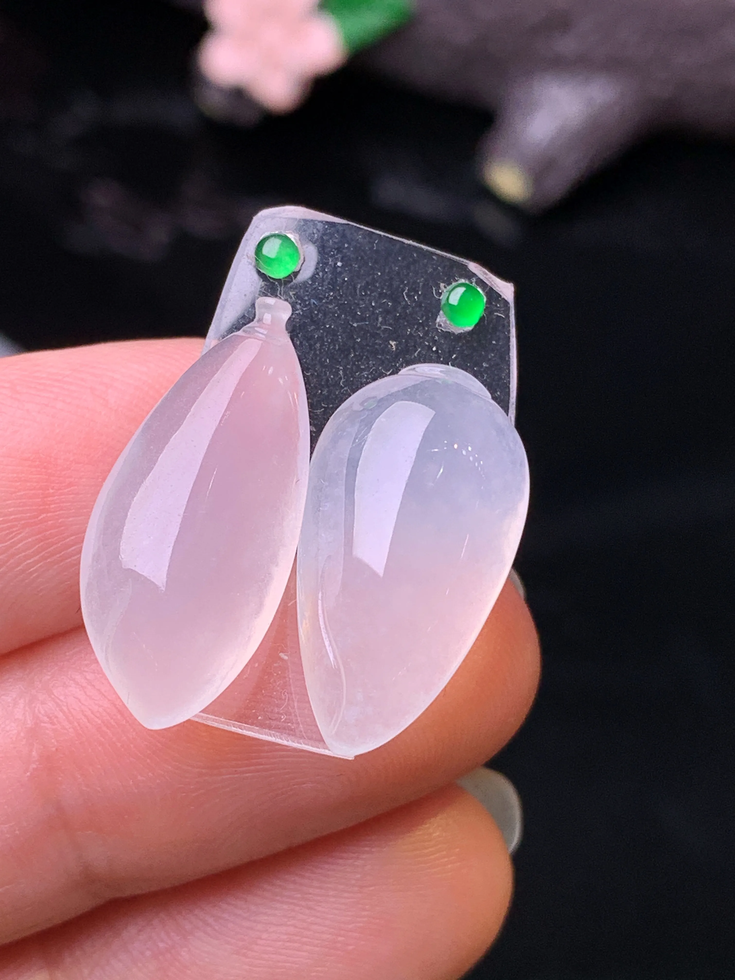 镶嵌款 冰种福瓜一对 玉质细腻 色泽清新艳丽 整体尺寸19.2*10.5*5.6