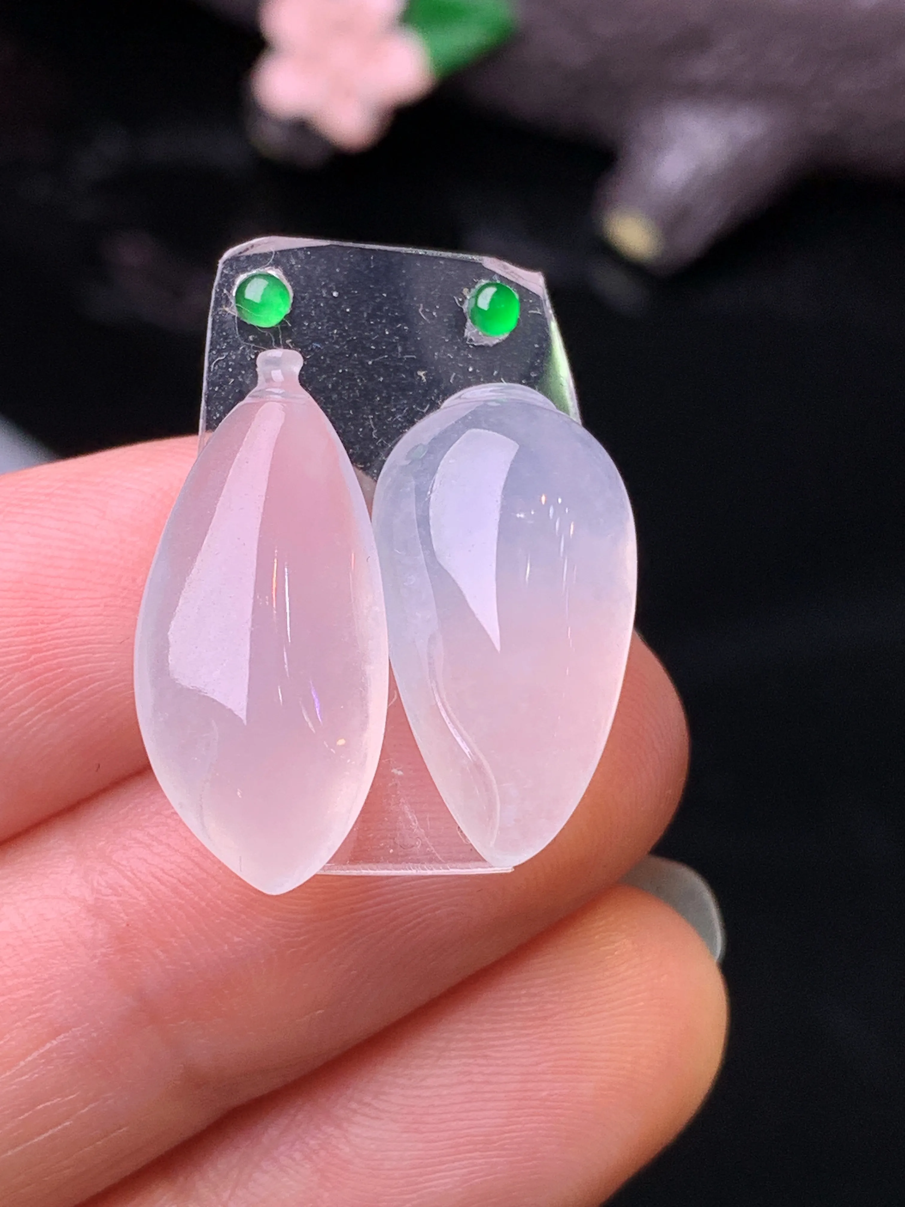 镶嵌款 冰种福瓜一对 玉质细腻 色泽清新艳丽 整体尺寸19.2*10.5*5.6