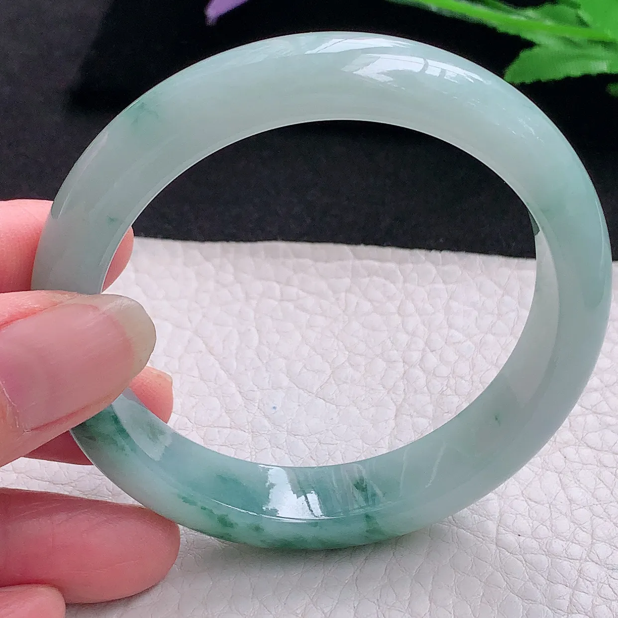 yh自然光56.5*12.6*8平安镯 缅甸翡翠A货玉手镯水润飘花宽边玉手环