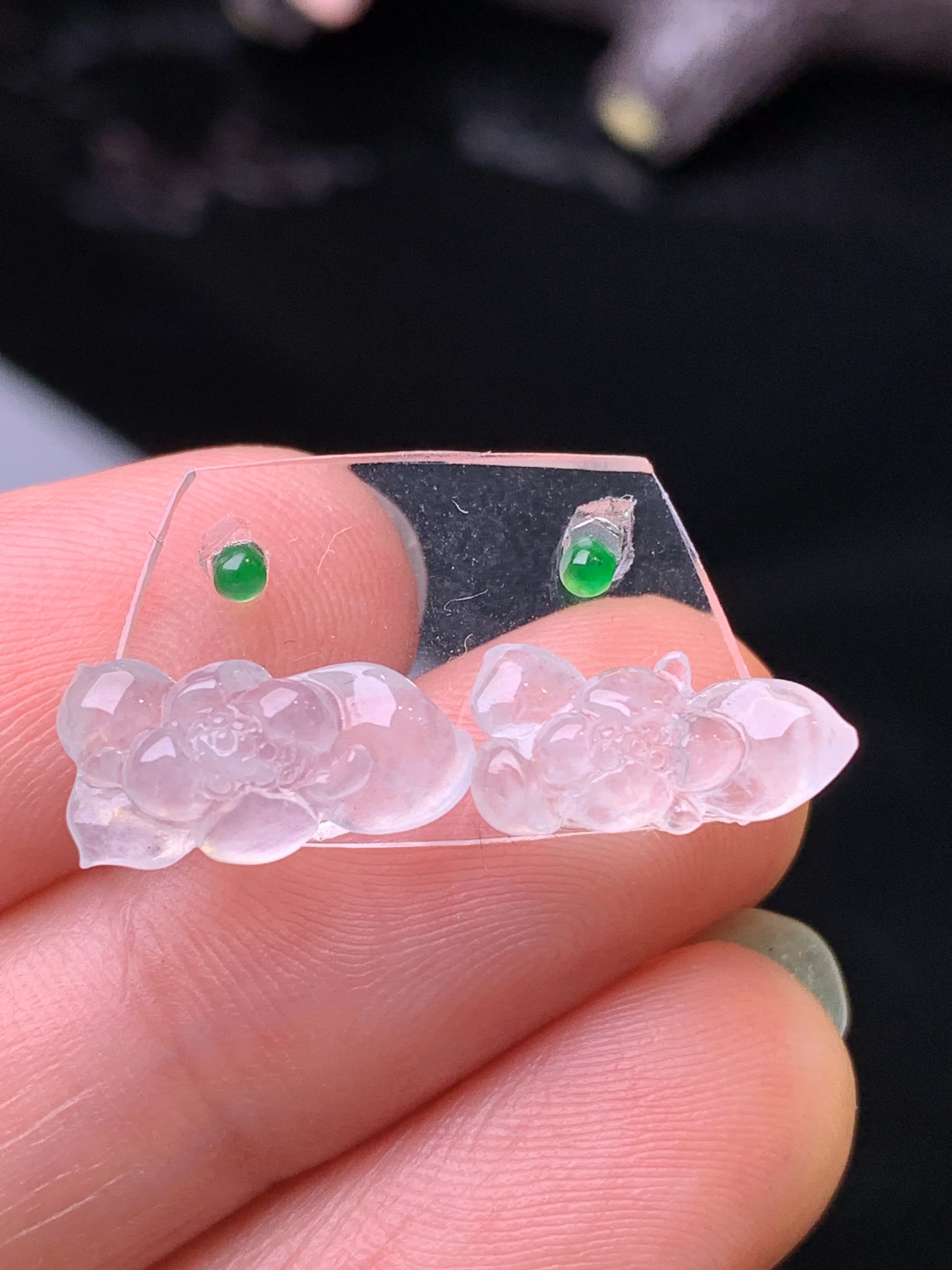 镶嵌款 冰种莲花一对 玉质细腻 色泽清新艳丽 整体尺寸6.3*13.2*3.6