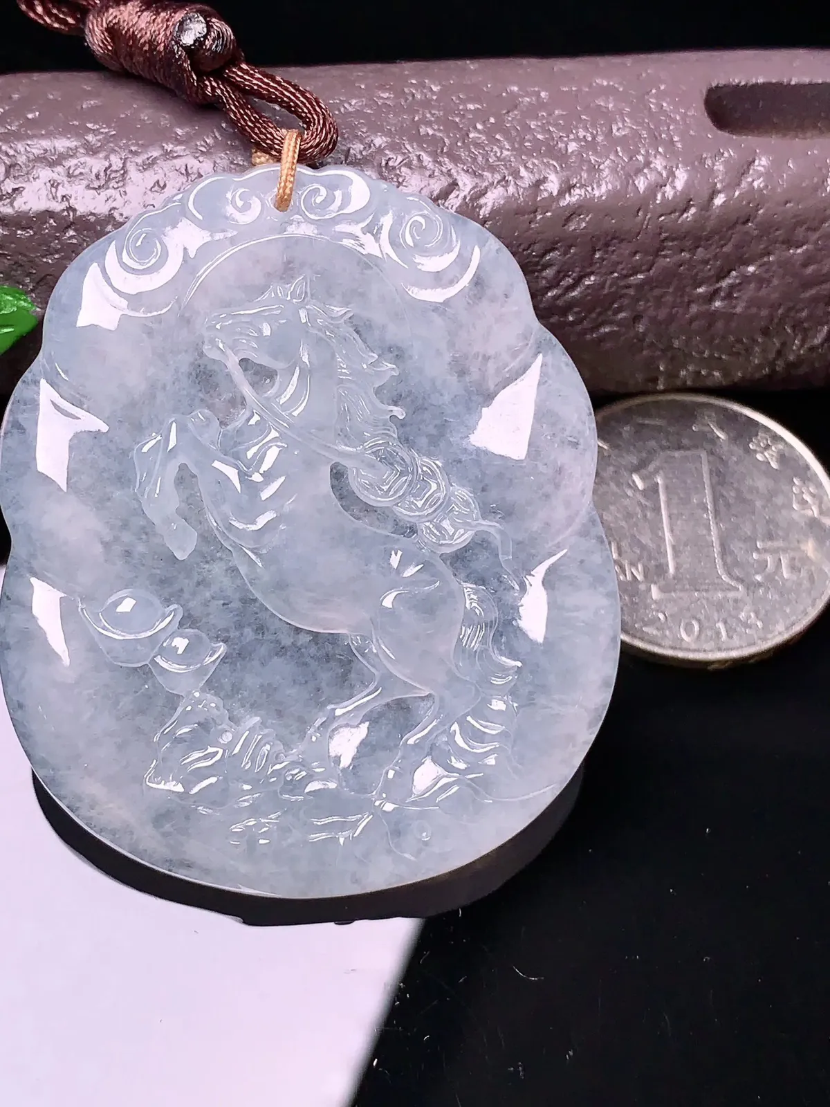 生肖马吊坠 玉质细腻 色泽清新艳丽 整体尺寸51.7*43.8*5.8