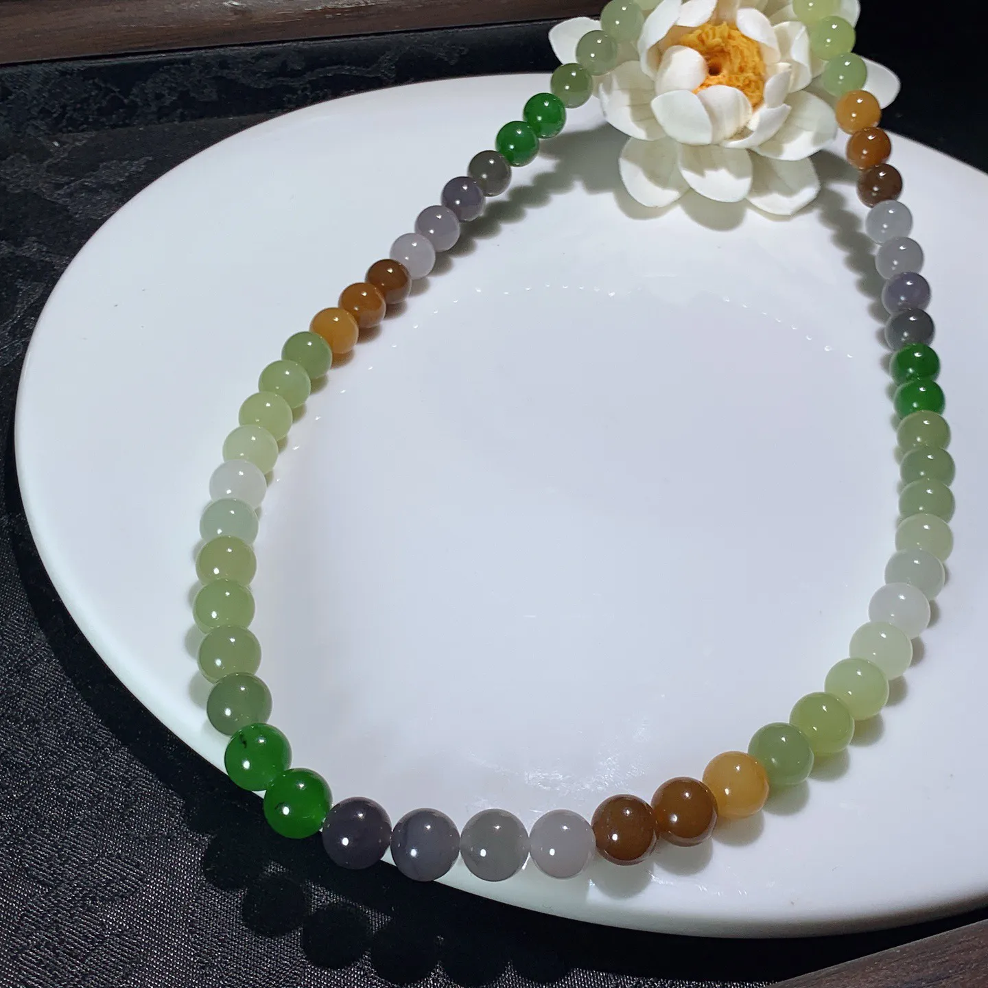 新疆和田玉多宝项链。多宝妈妈链。单颗尺寸8重 47.5克 玉质细腻油润。手推出油。佩戴高端典雅。lt251223