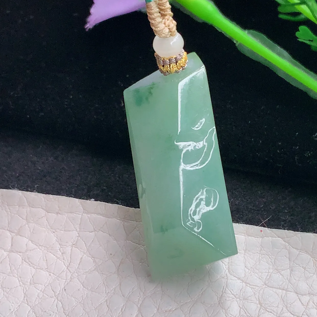 Mz实拍39*14*11.5缅甸翡翠随形吊坠 浅绿平安坠