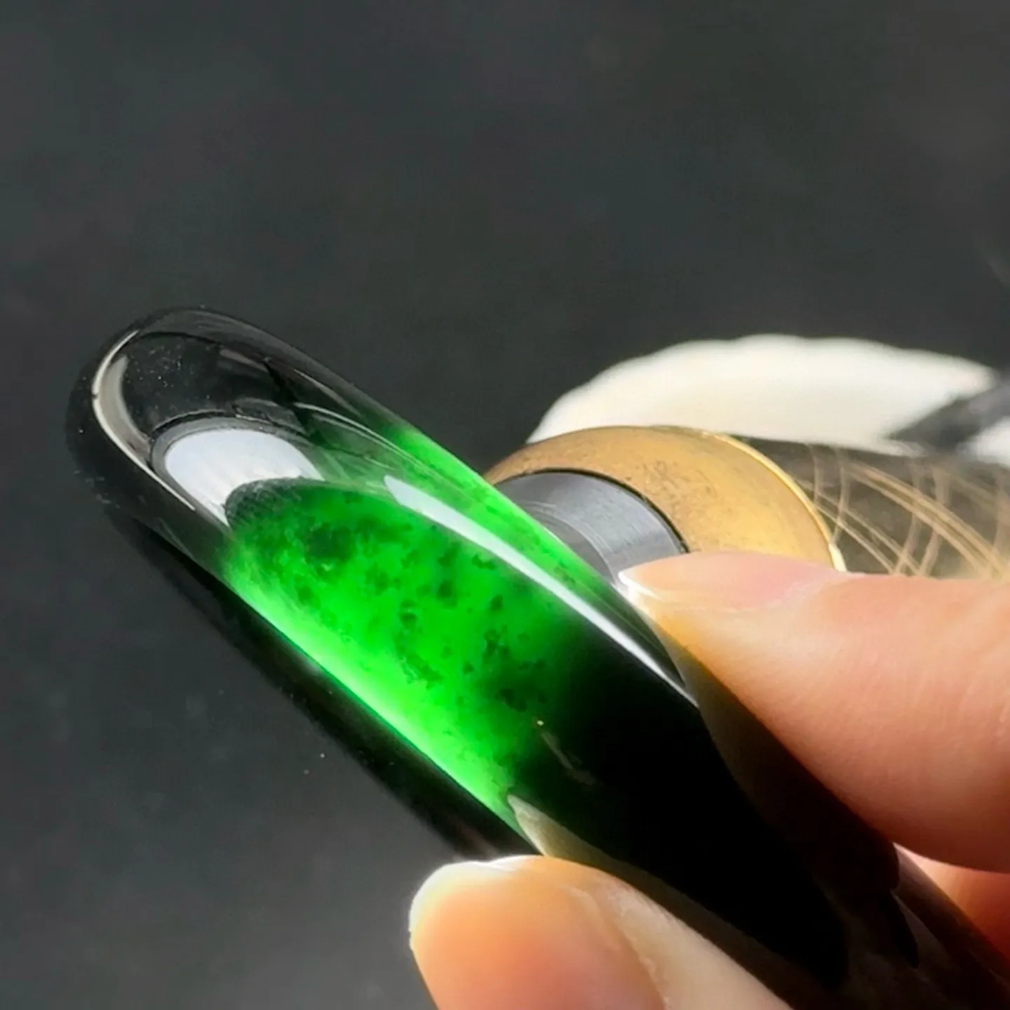 墨翠手镯 种好色正 黑度好 打灯通透 油性十足 圈口55.4