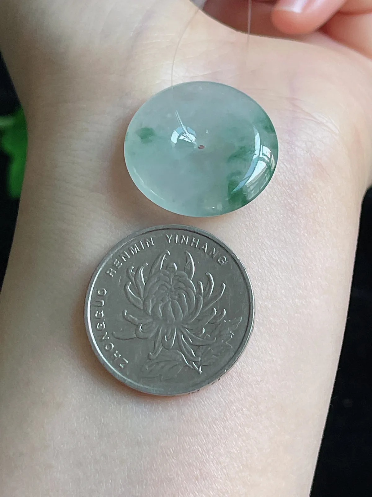 翡翠冰糯种淡绿色平安扣