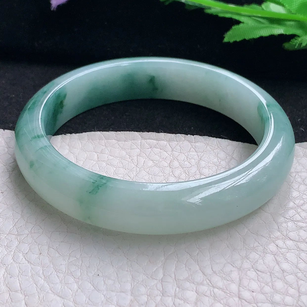 yh自然光56.5*12.6*8平安镯 缅甸翡翠A货玉手镯水润飘花宽边玉手环