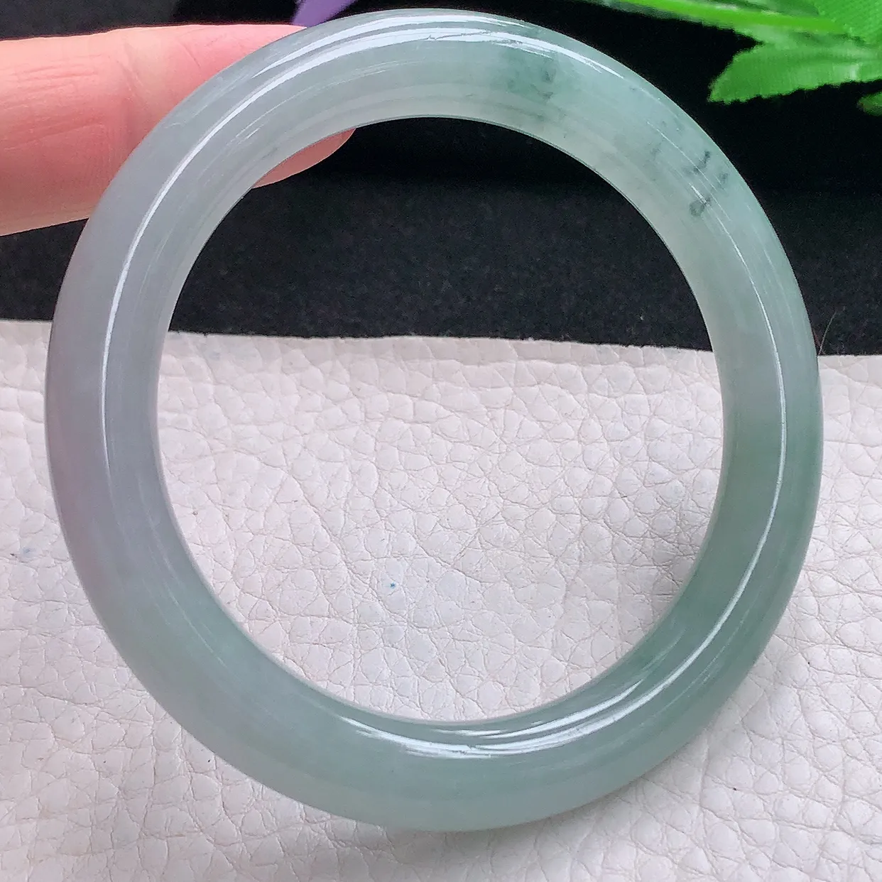 xx自然光56*9.4美人镯 缅甸翡翠A货玉手镯冰飘花圆条玉手环