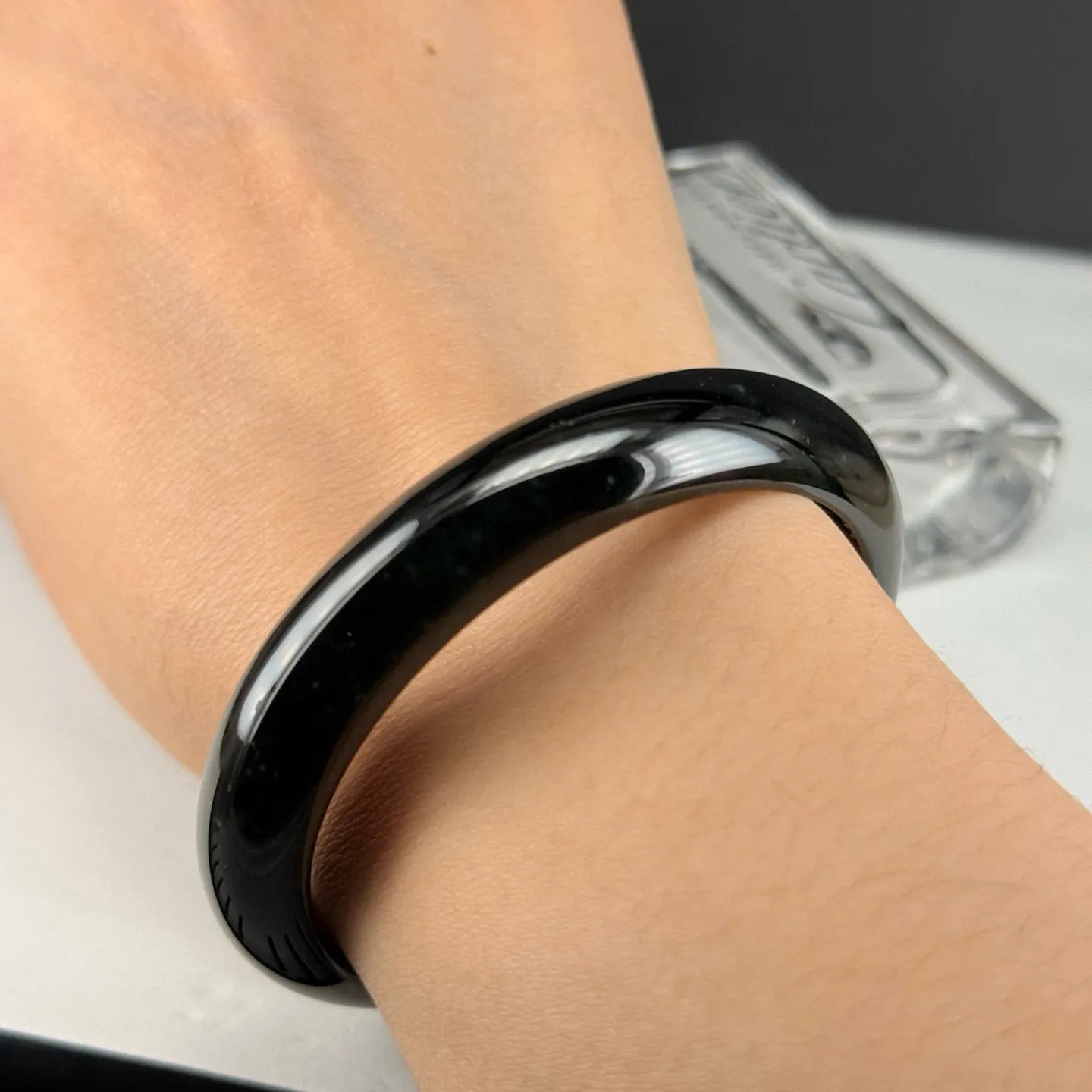 精品墨翠手镯 种好色正 黑度好 打灯通透 油性十足 圈口55.5