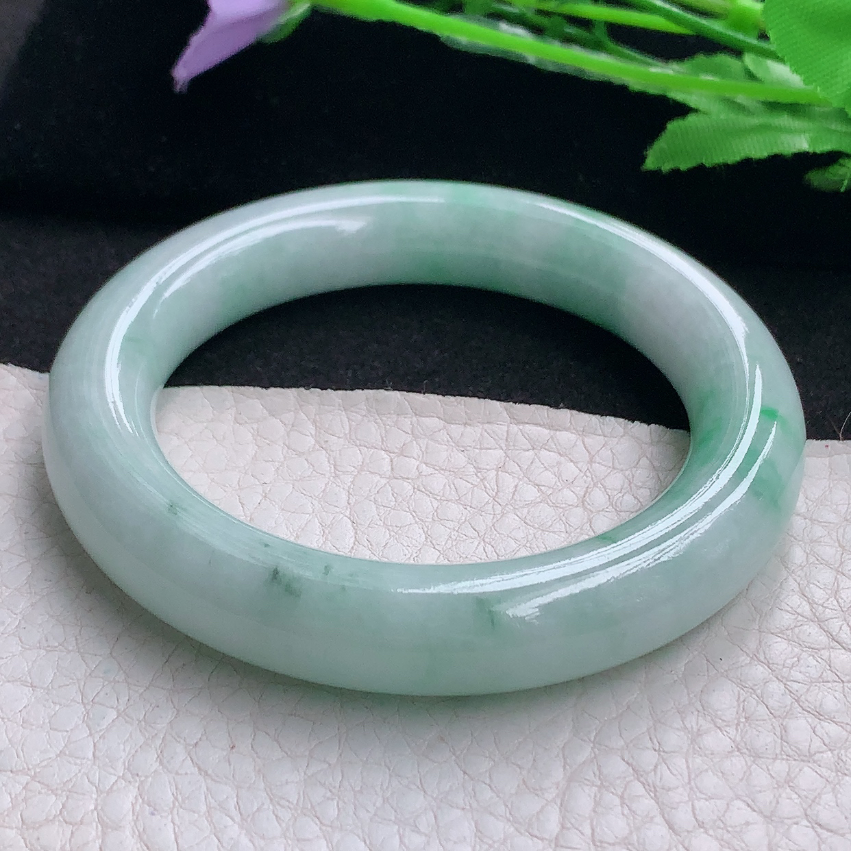 ee小圈口52.5*11.3*11胖圆镯 翡翠A货玉手镯水润飘绿圆条玉手环