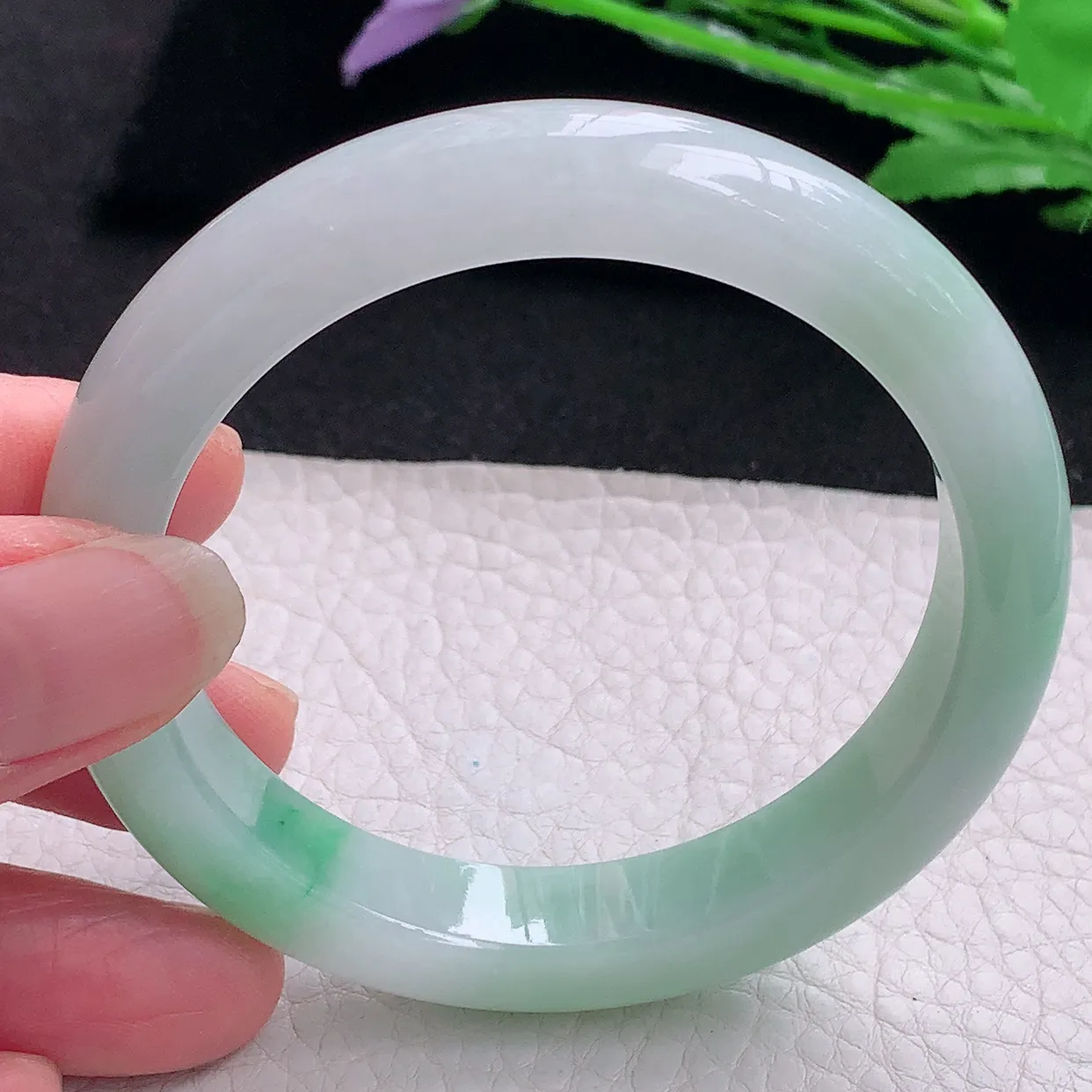 yh自然光55*11.2*8.3平安镯 缅甸翡翠A货玉手镯水润飘绿花宽边玉手环