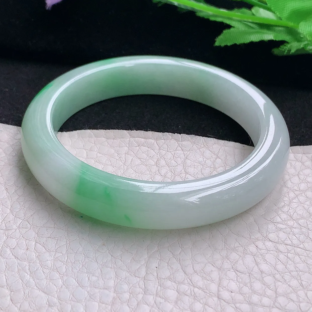 yh自然光55*11.2*8.3平安镯 缅甸翡翠A货玉手镯水润飘绿花宽边玉手环