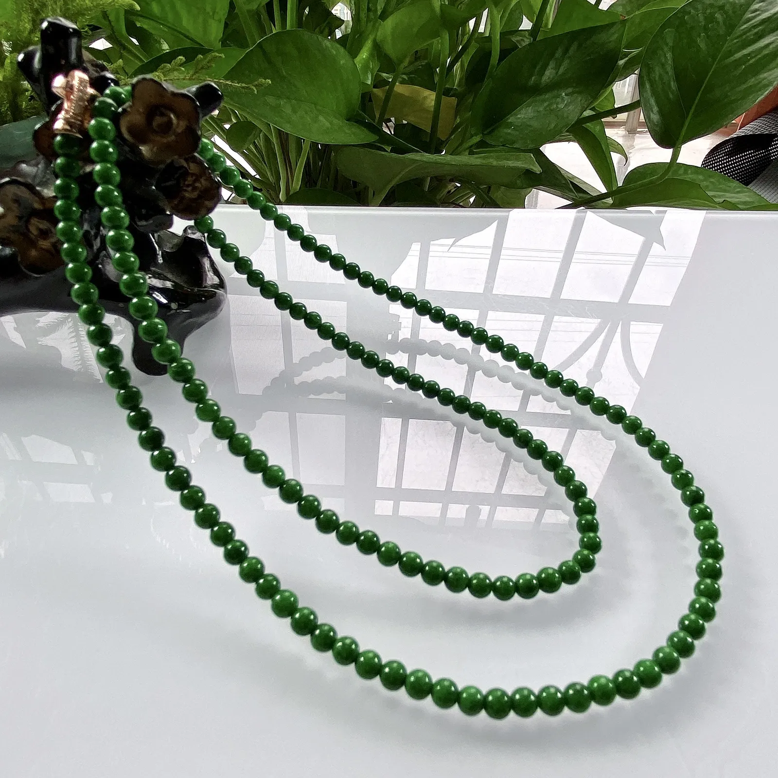 缅甸天然翡翠A货，卡4.2水润满绿辣绿小米珠小圆珠项链手链，尺寸：4.2mm/158颗，长度610mm，重量：18.93g