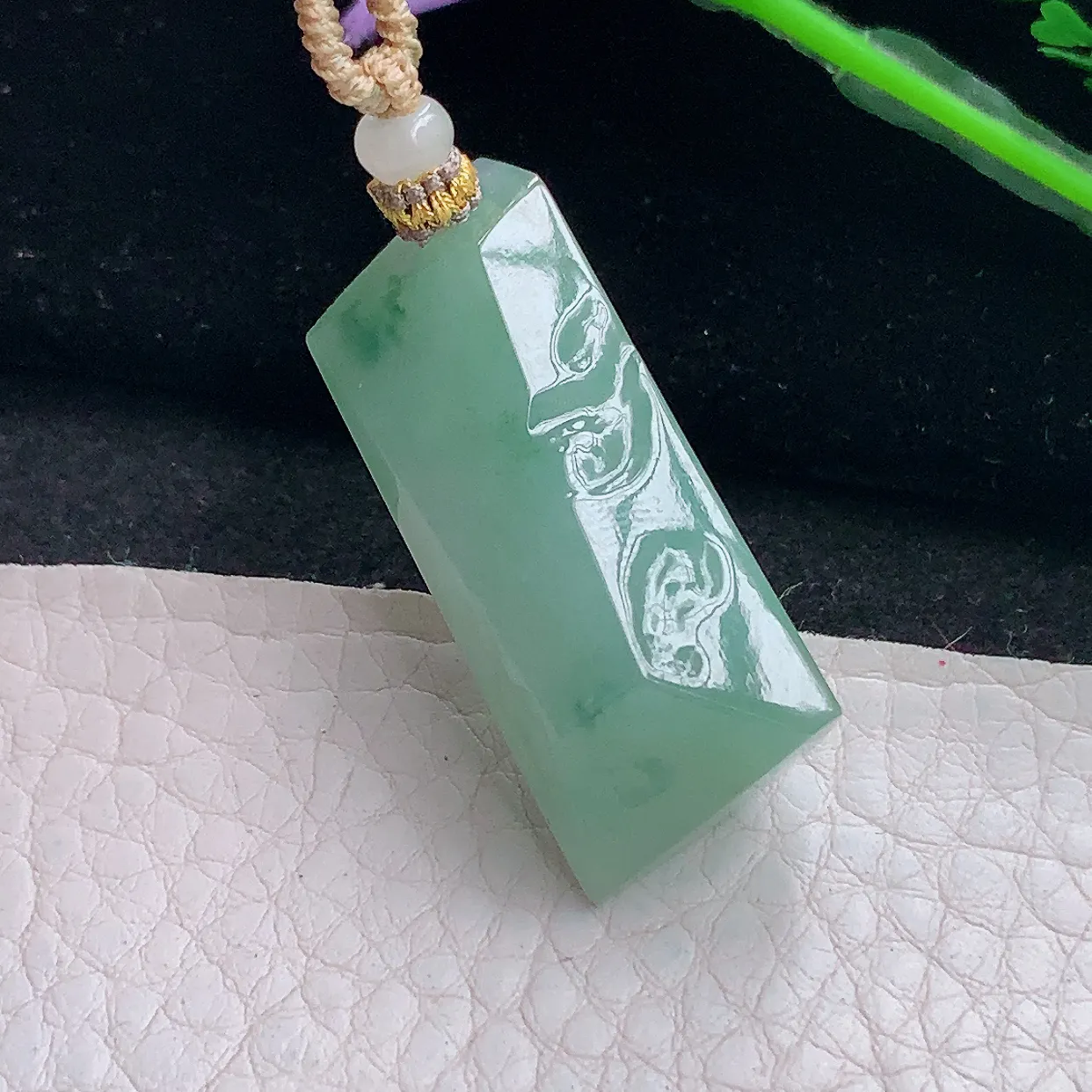 Mz实拍39*14*11.5缅甸翡翠随形吊坠 浅绿平安坠