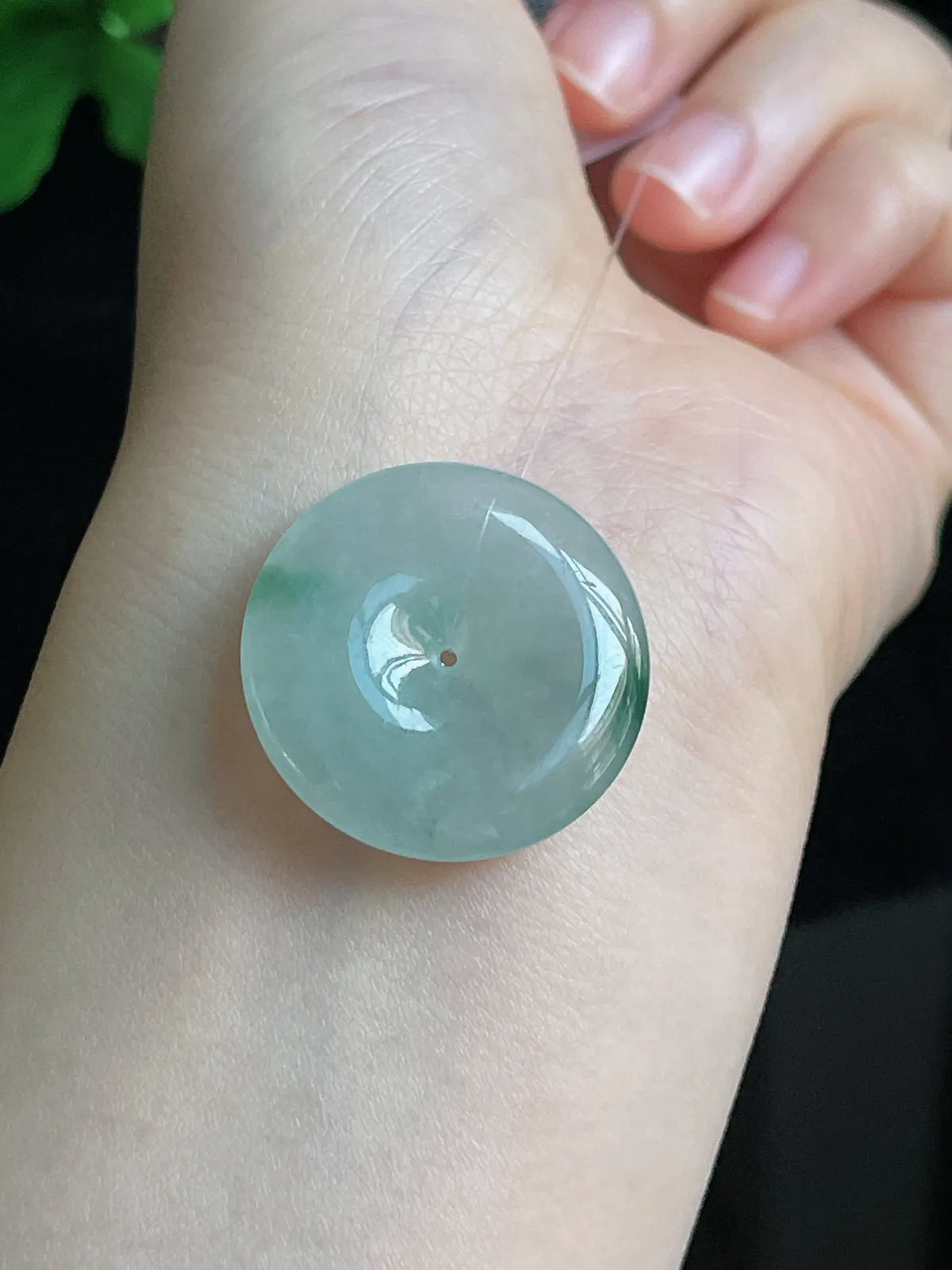 翡翠冰糯种淡绿色平安扣