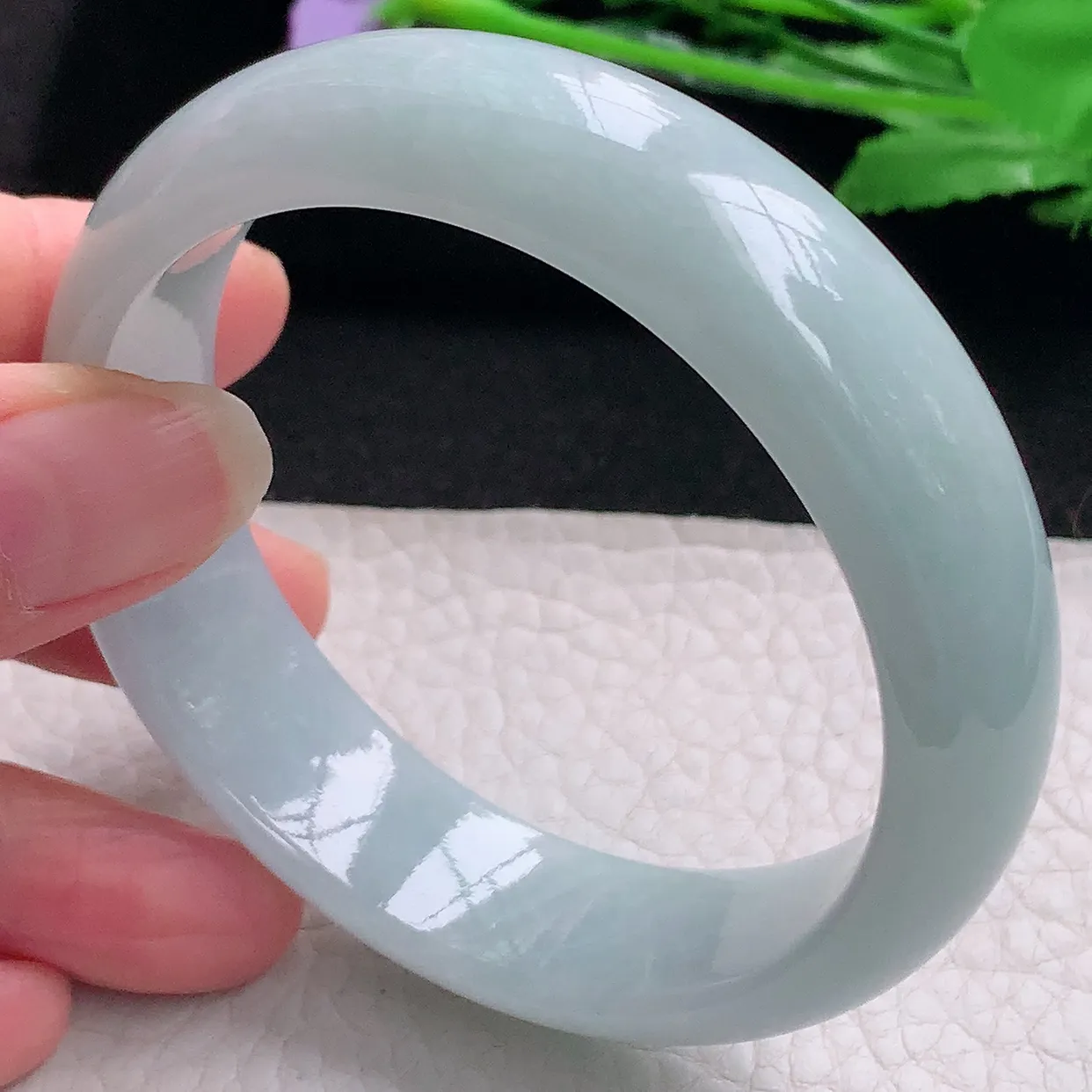 ee自然光58*16.3*8.2轮胎镯 翡翠A货玉手镯浅绿清新宽边玉手环