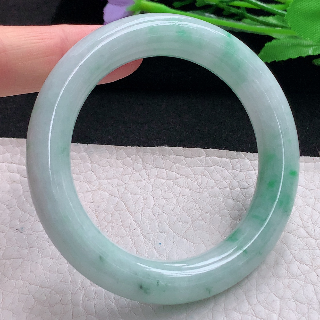 ee小圈口52.5*11.3*11胖圆镯 翡翠A货玉手镯水润飘绿圆条玉手环