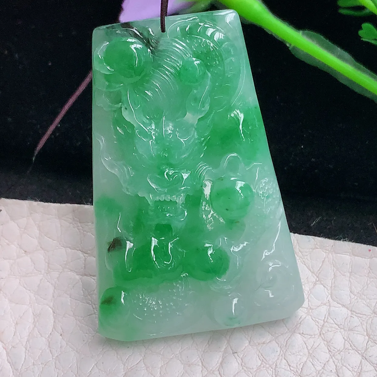 Xqa实拍46*30.5*6.8天然缅甸翡翠阳绿龙牌吊坠 飞龙在天项坠