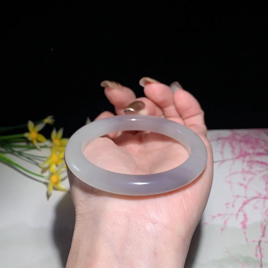 和田玉54圈口紫罗兰色手镯！白加紫！玉质细腻油润 底色纯净 无裂无黑 脂粉好，品质好！