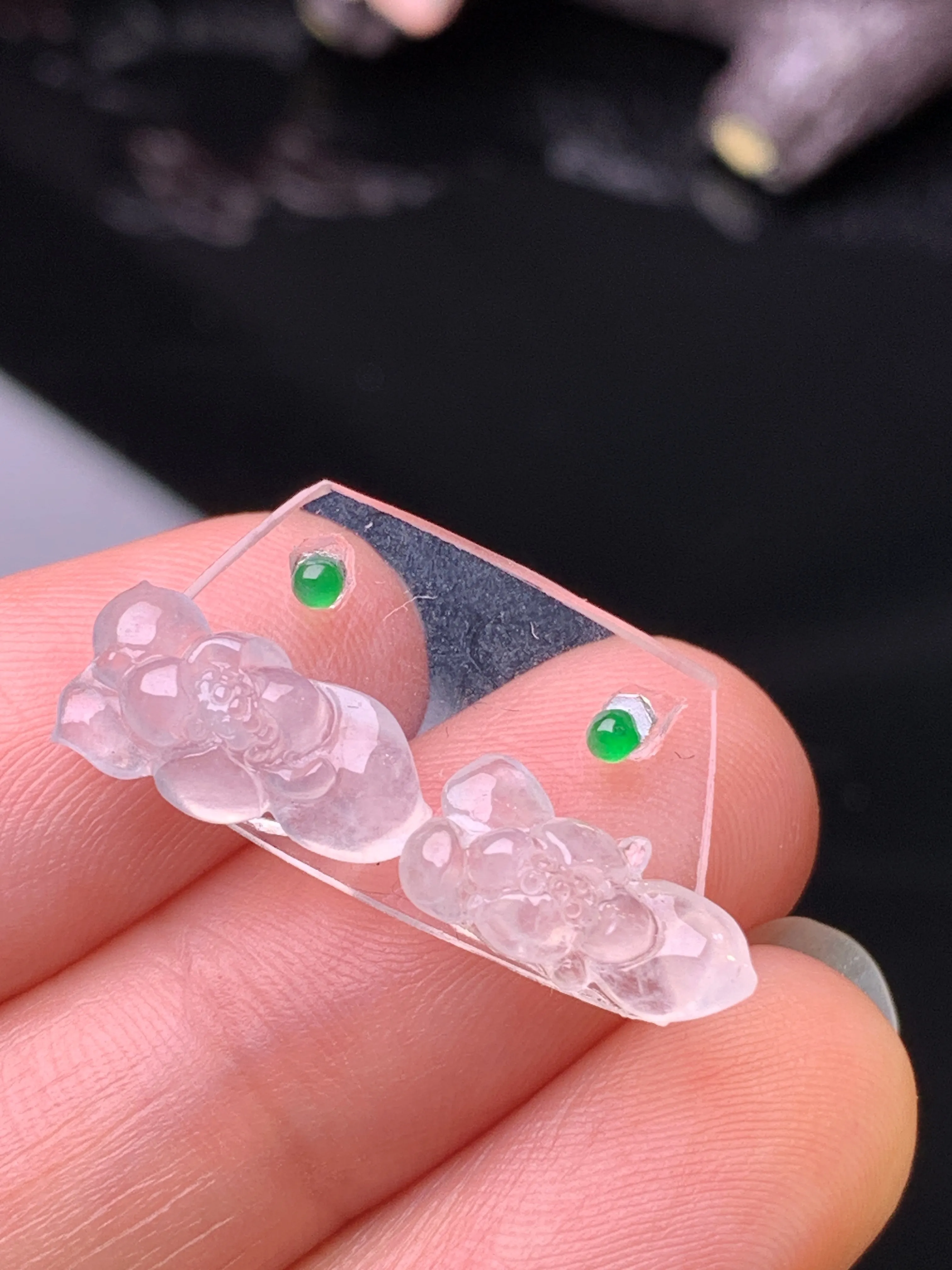 镶嵌款 冰种莲花一对 玉质细腻 色泽清新艳丽 整体尺寸6.3*13.2*3.6