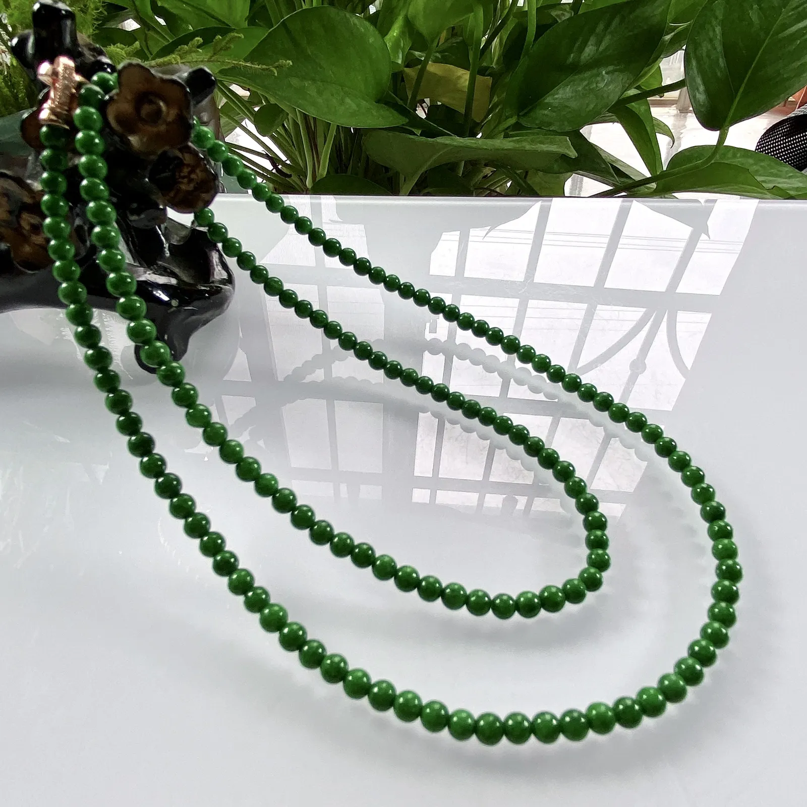 缅甸天然翡翠A货，卡4.2水润满绿辣绿小米珠小圆珠项链手链，尺寸：4.2mm/158颗，长度610mm，重量：18.93g